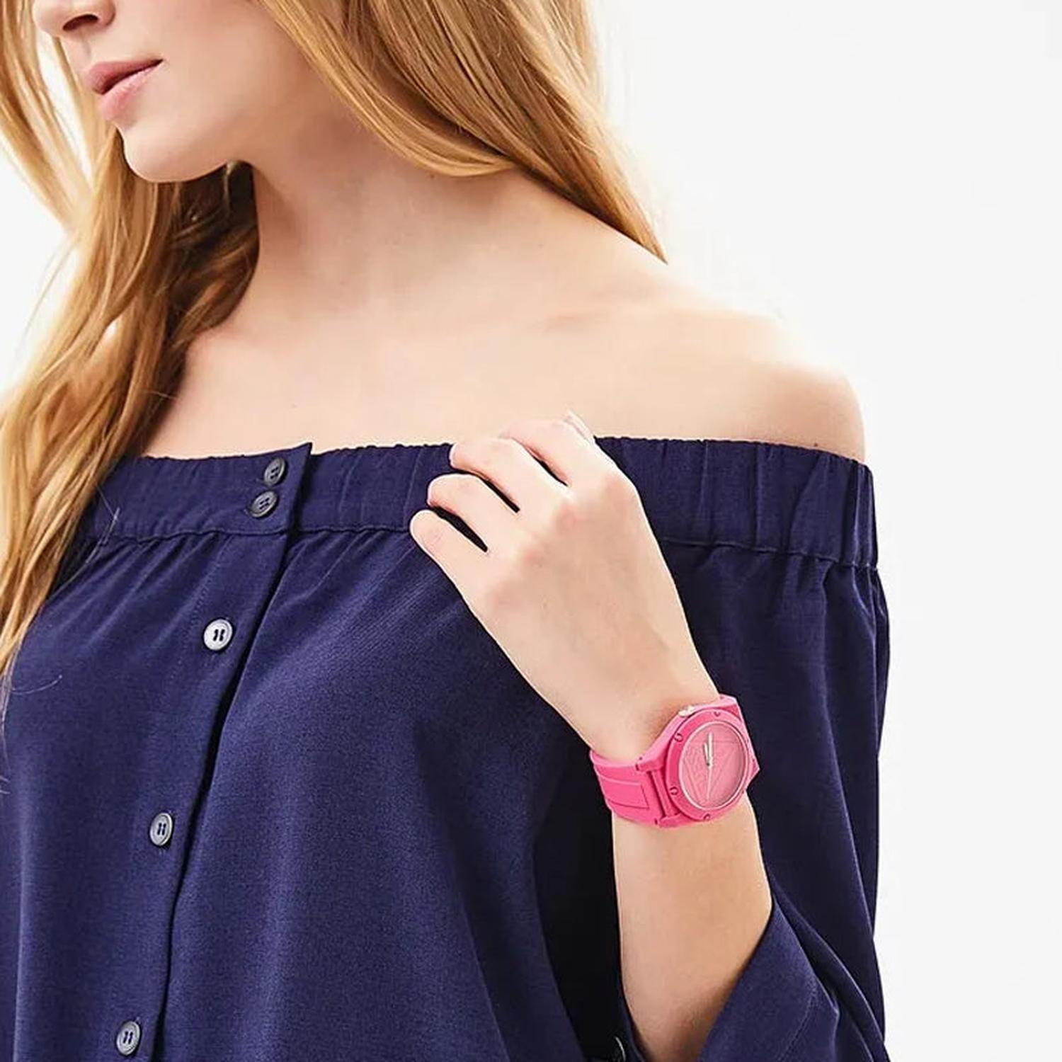 Reloj Guess Análogo Mujer W0979L9-3