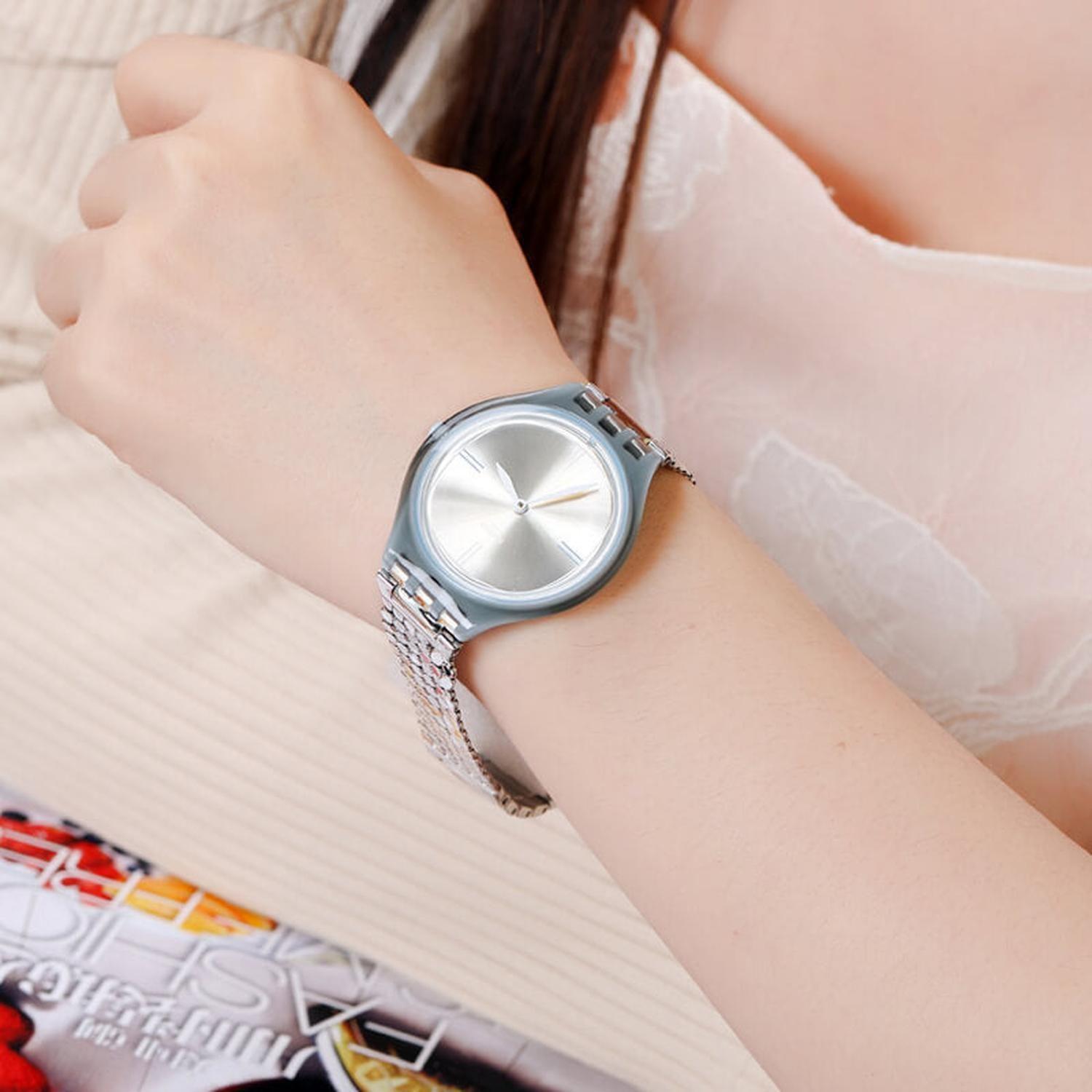 Reloj Swatch Análogo Mujer SVOM101GA-2