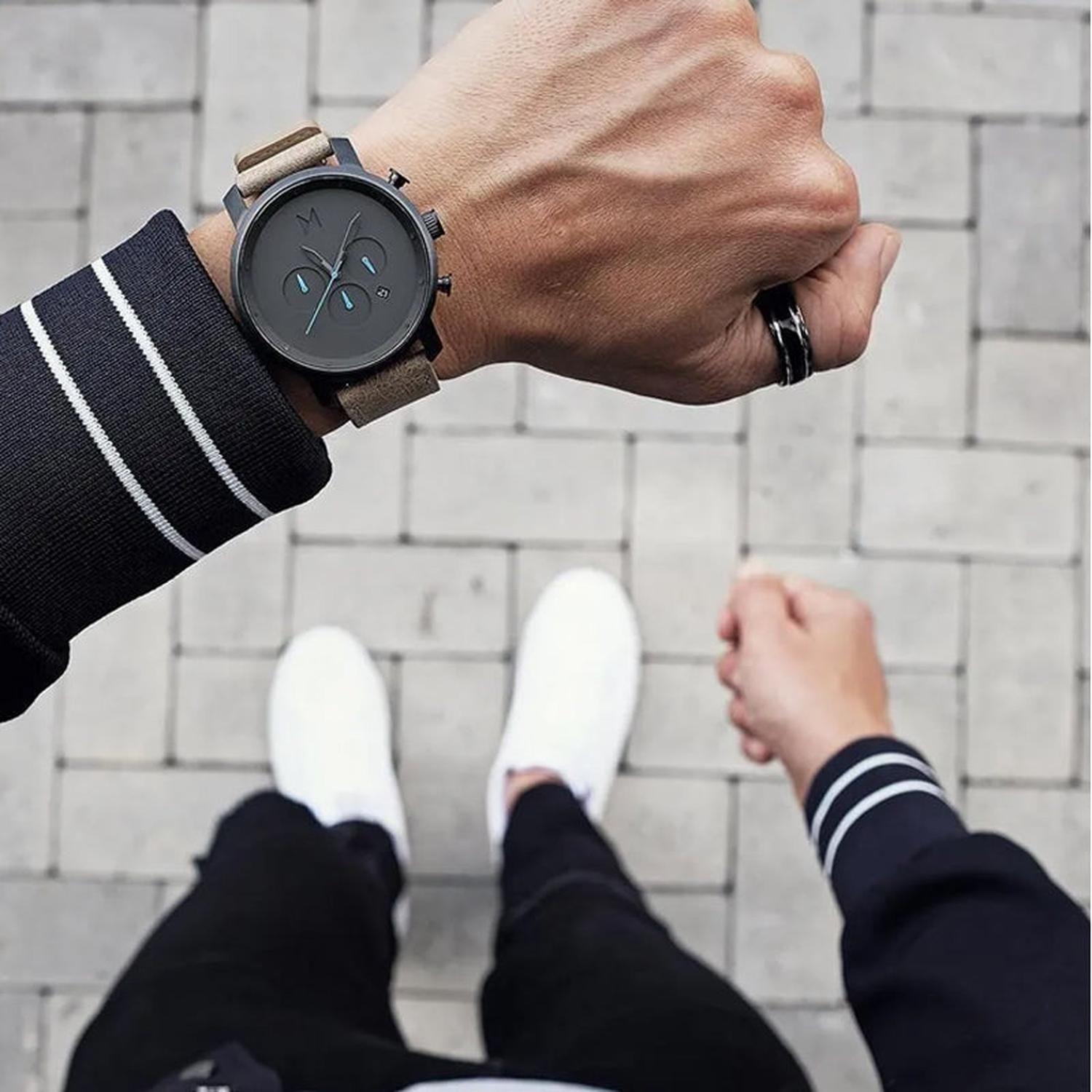 Reloj MVMT Análogo Hombre CBX-GMTLCHRO-1