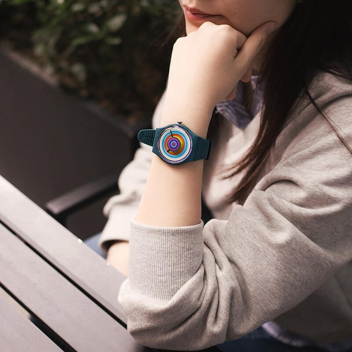 Reloj Swatch Análogo Mujer SUON117-2