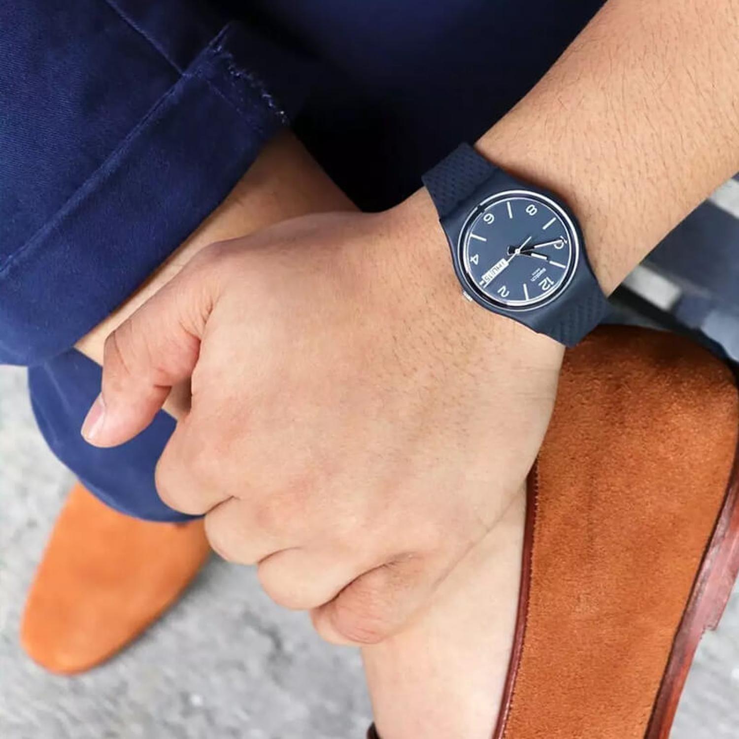 Reloj Swatch Análogo Unisex GN725-3