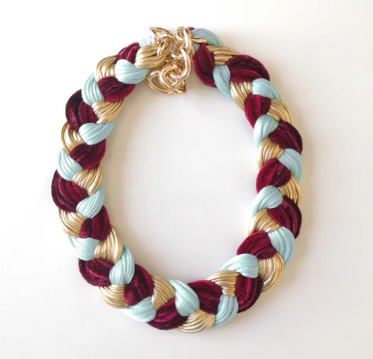 Maria La Biyux Collar Red Velvet Queen-0
