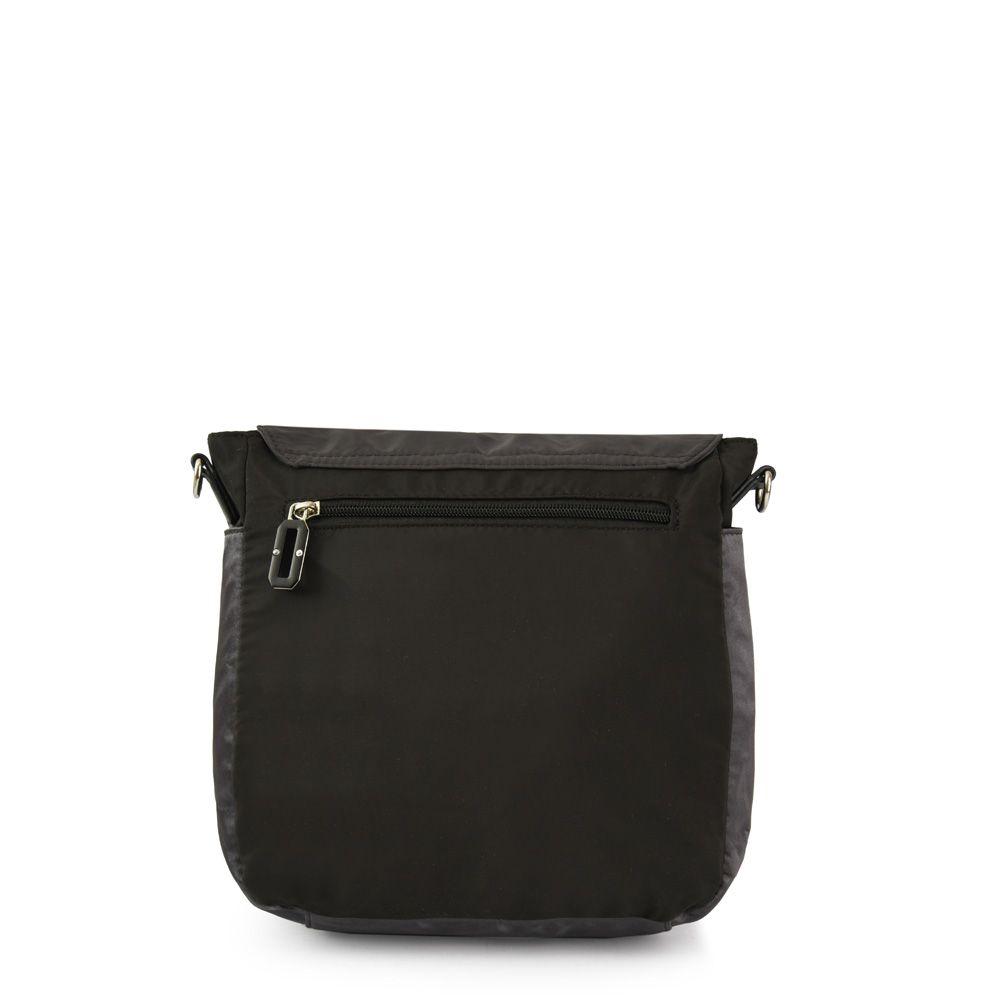 Cartera bandolera con tapa mediana joselina negro-2