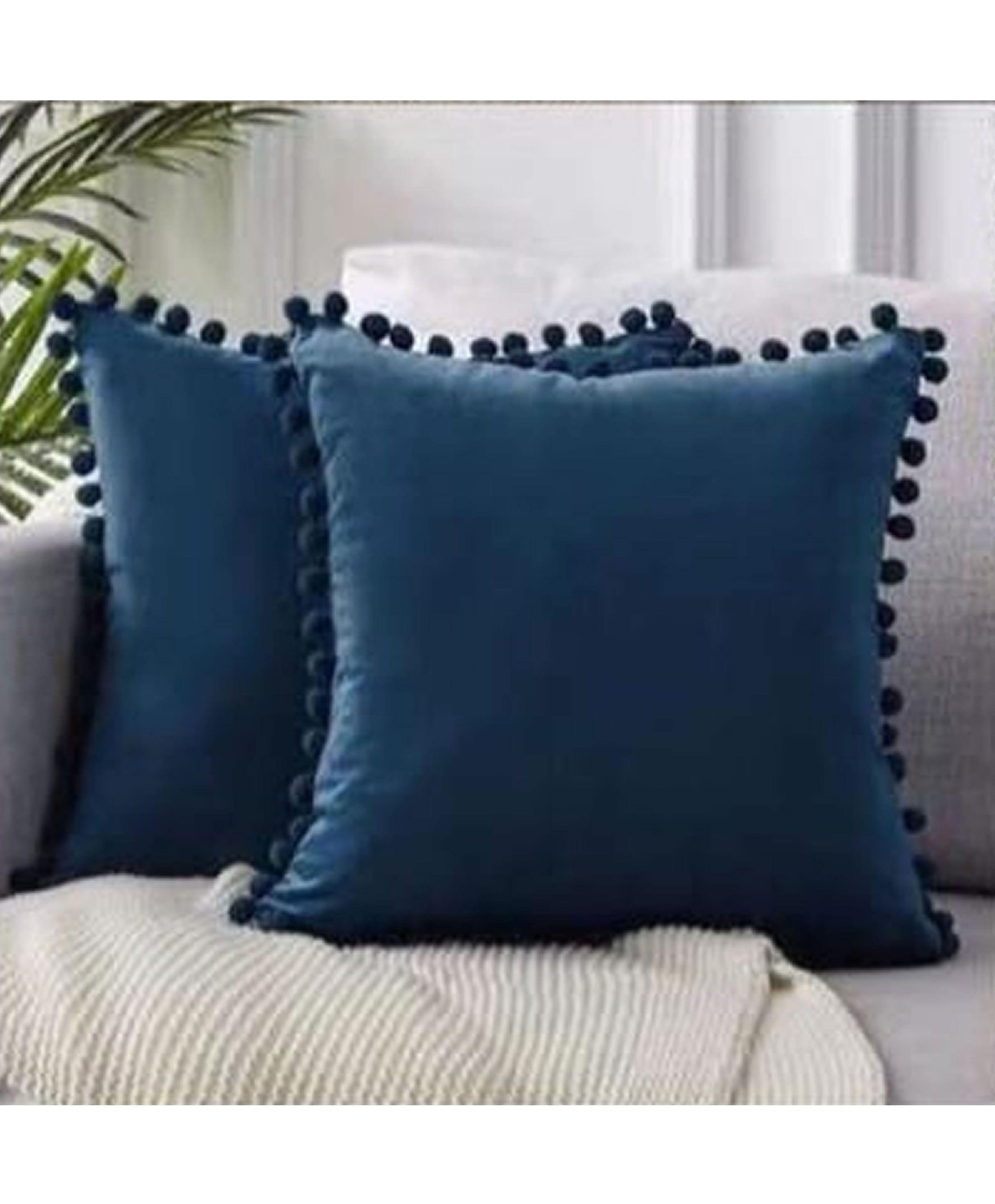 2 Cojines Terciopelo Azul con Pompon-1