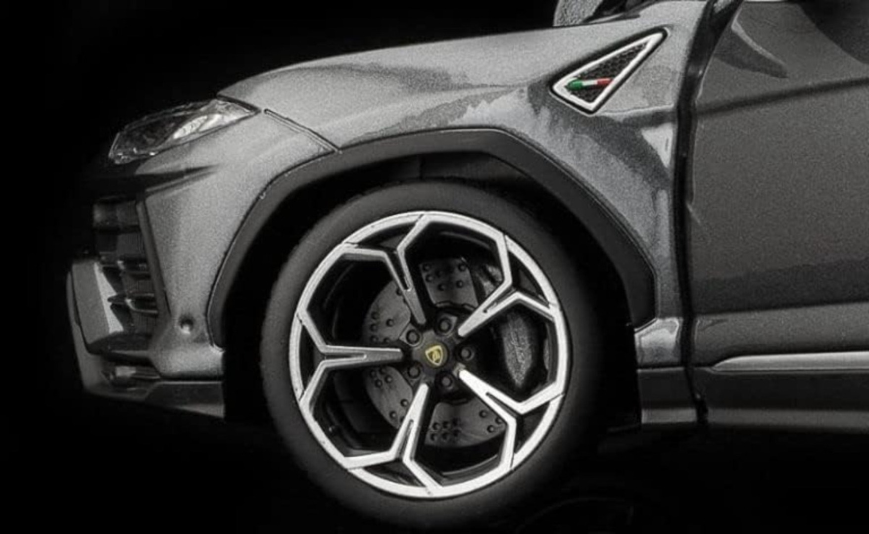 Auto Control Remoto Lamborghini Urus Deportivo Luces 2.4ghz-2