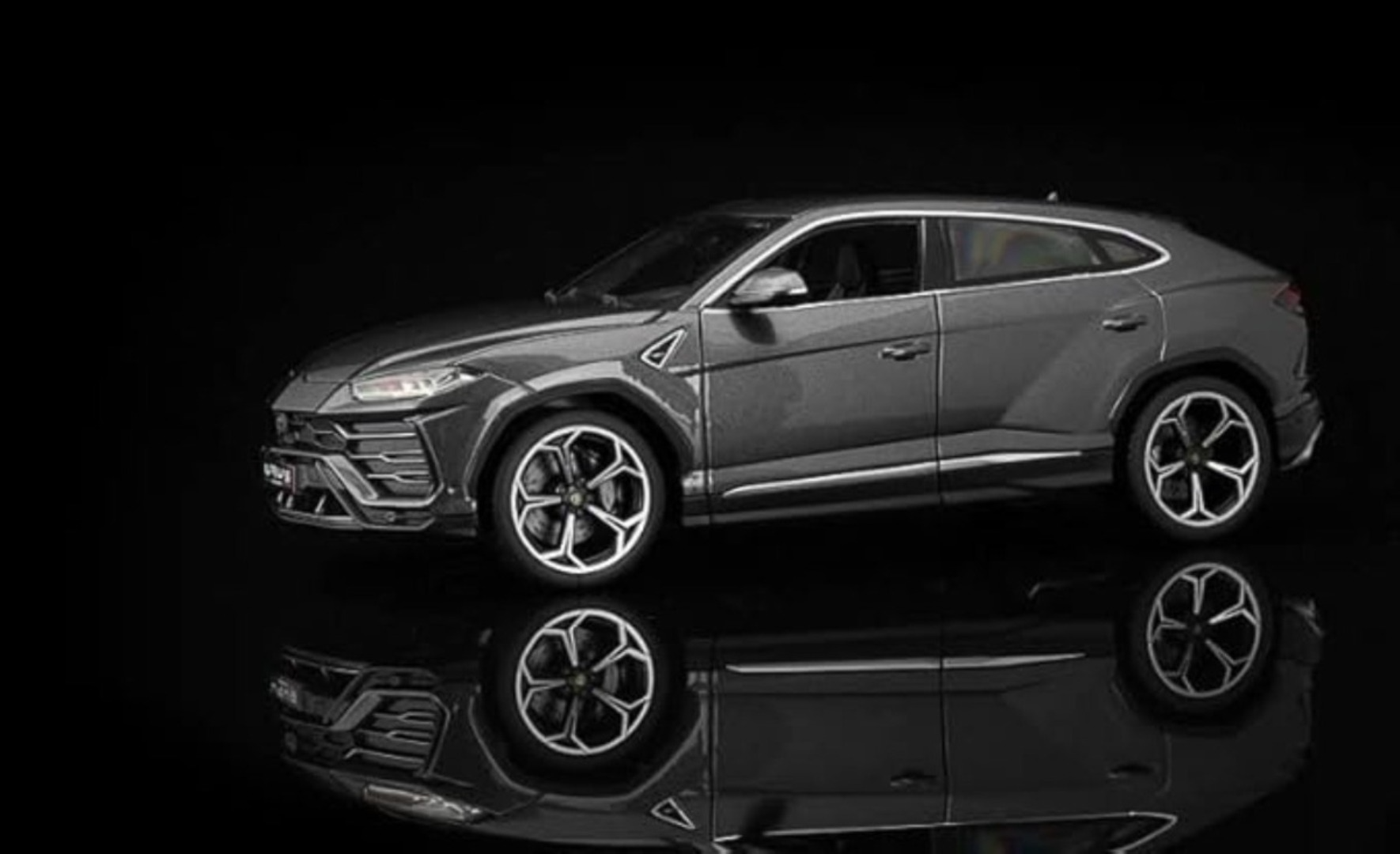 Auto Control Remoto Lamborghini Urus Deportivo Luces 2.4ghz-5