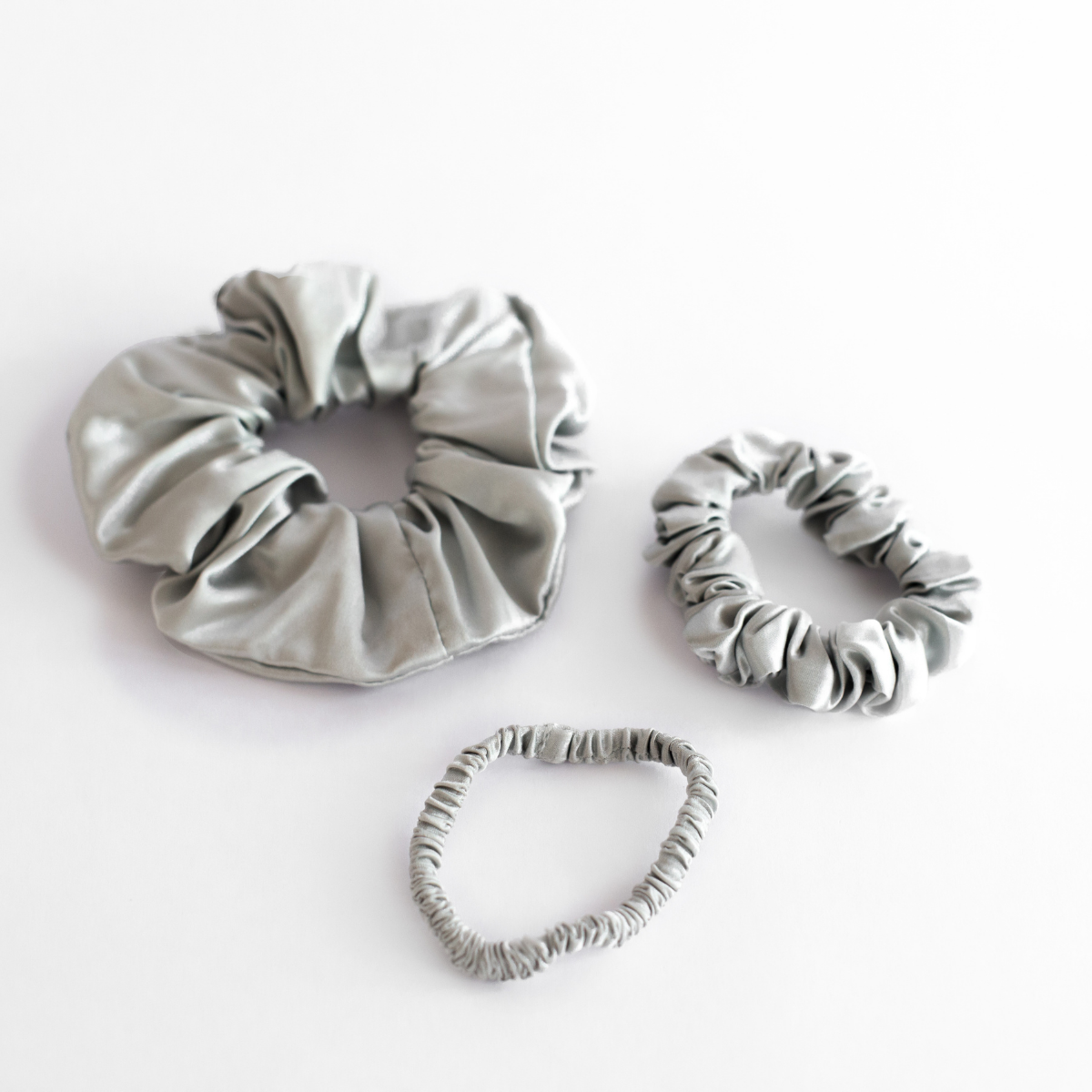 Set 3 Scrunchies Collet de Seda Marina Colorina Gris-0