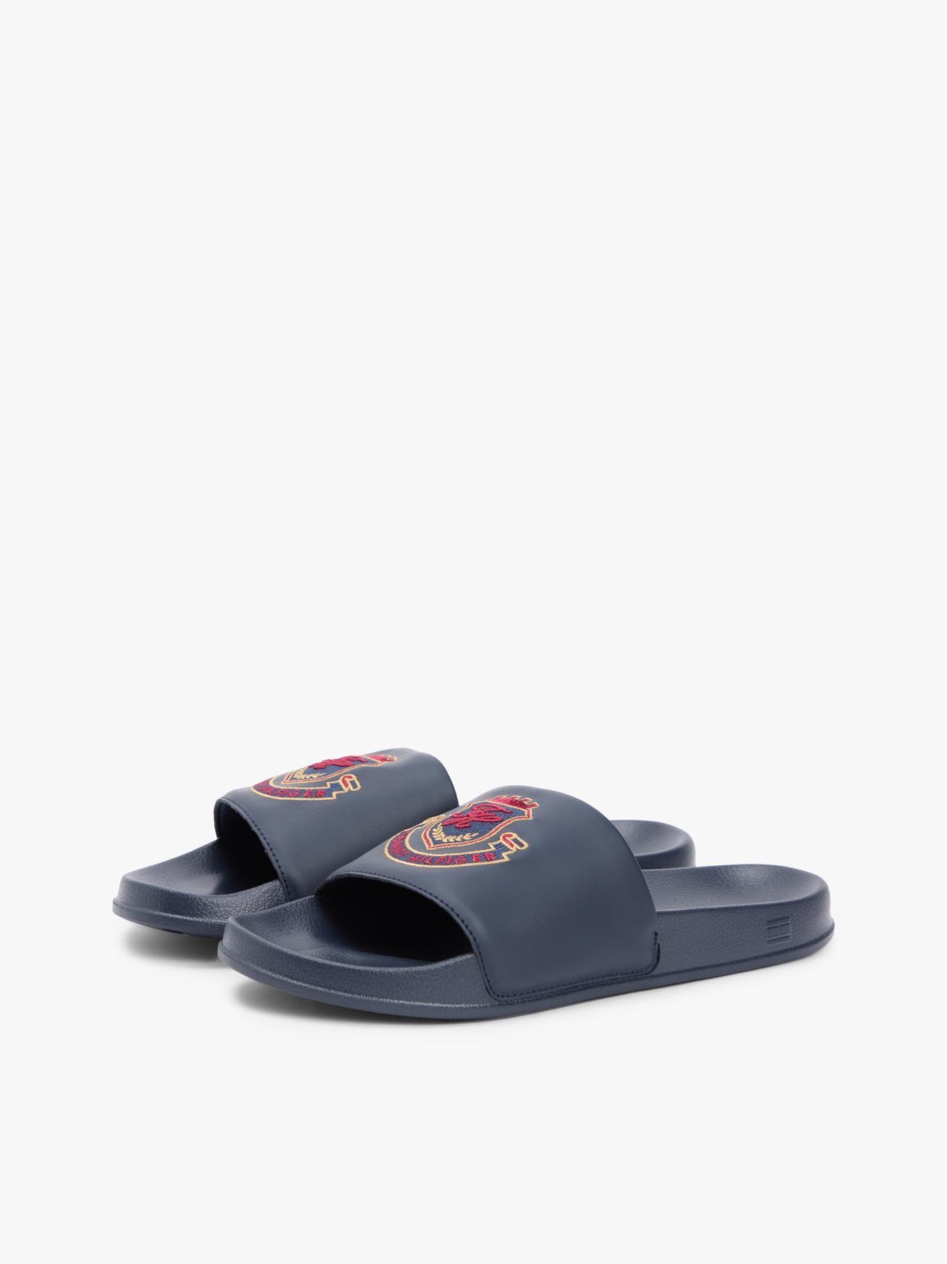 Sandalias Con Logo De Escudo-0