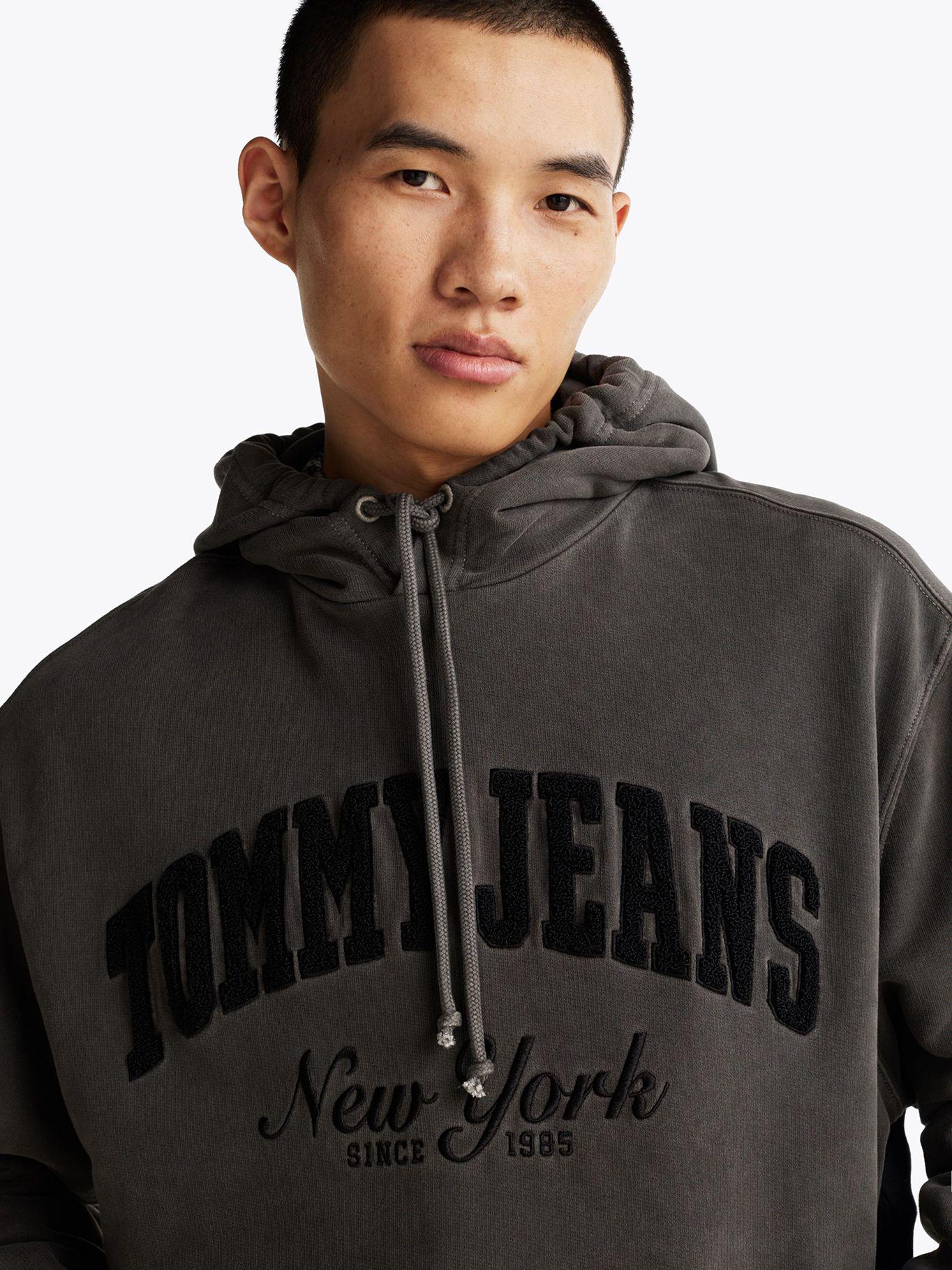 Polerón Hoodie Con Efecto Lavado Negro Tommy Jeans-3