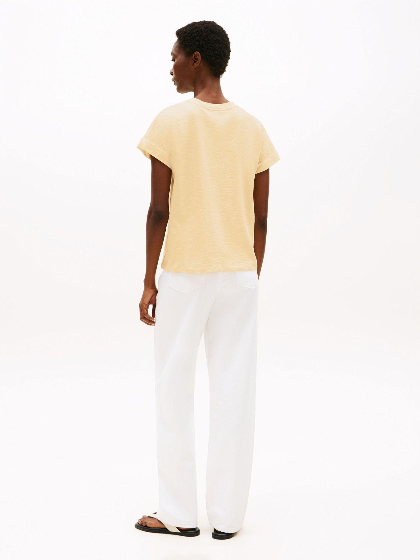 Polera Texturizada Con Logo Amarillo ZGB Tommy Hilfiger-2