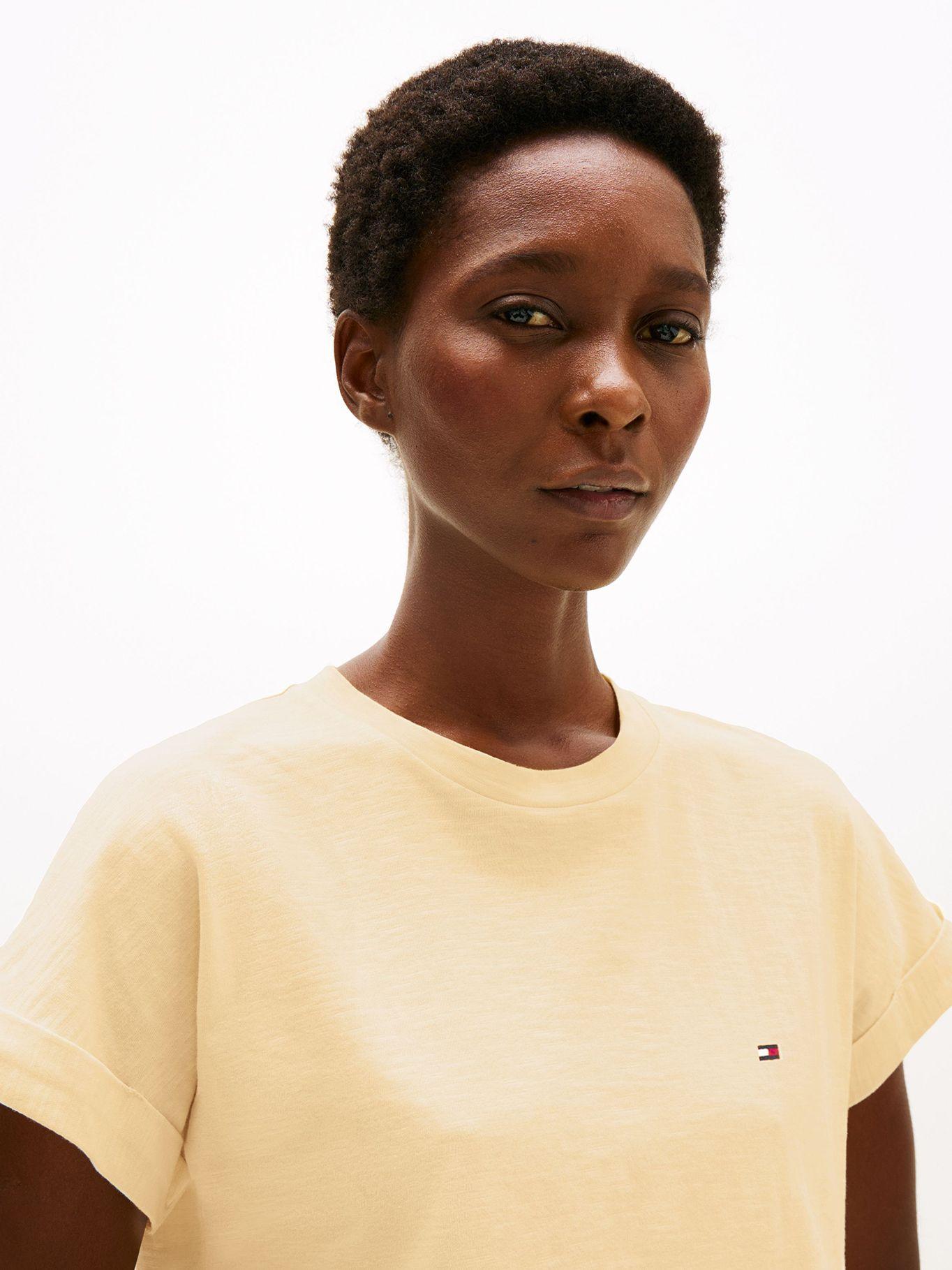 Polera Texturizada Con Logo Amarillo ZGB Tommy Hilfiger-3