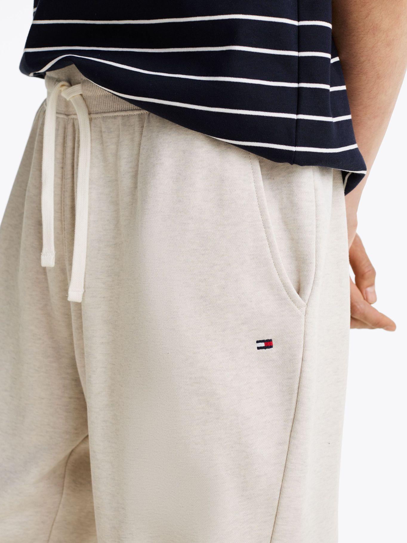 Joggers Essential Terry Logo HGF Gris Tommy Hilfiger-3