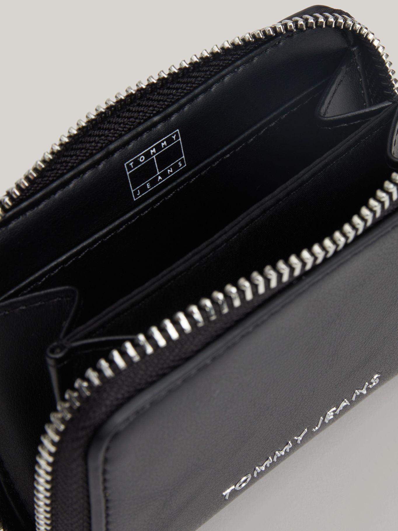 Billetera Essential Logo Metálico Negro Tommy Hilfiger-3