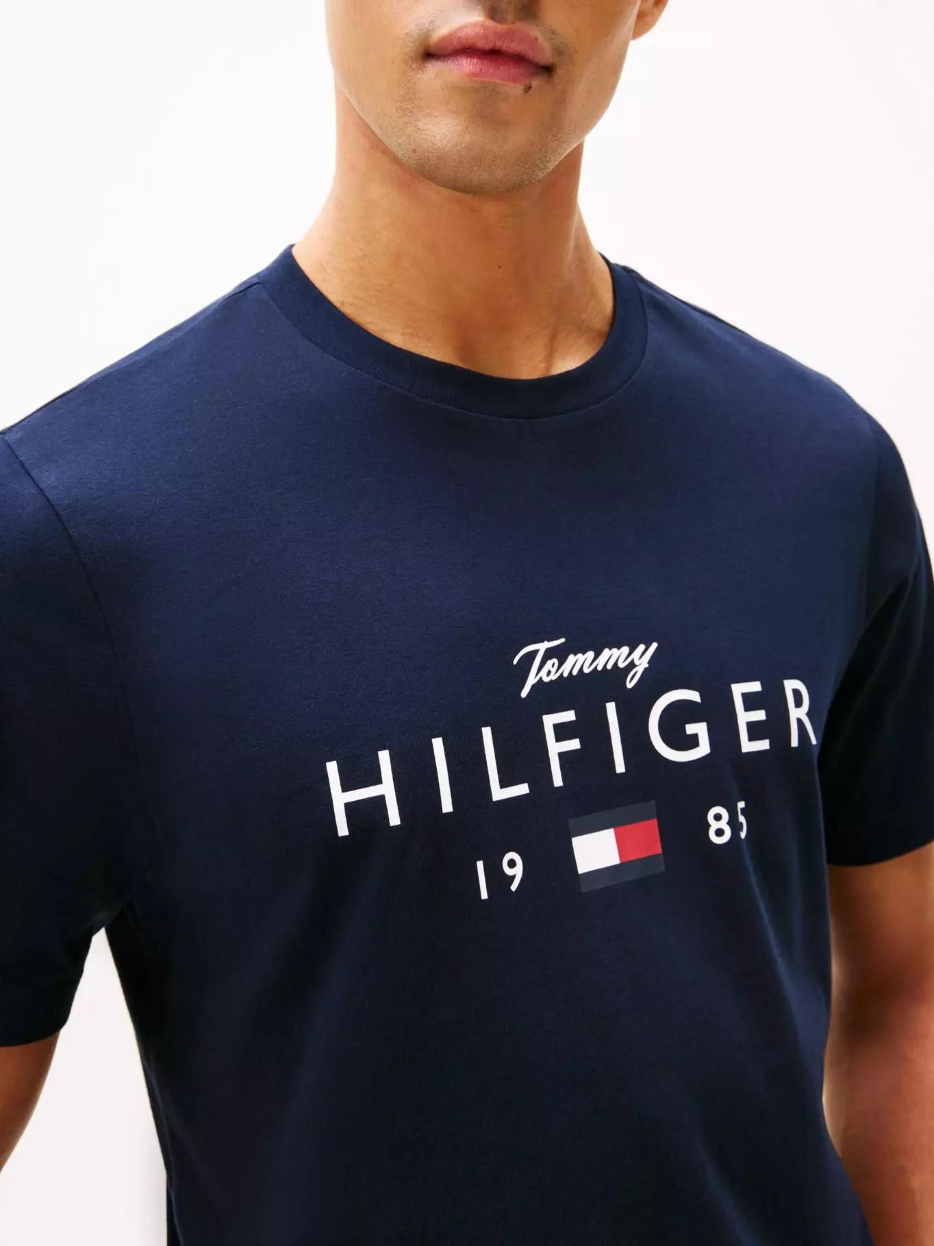 Polera Con Logo Gráfico Regular Fit-3