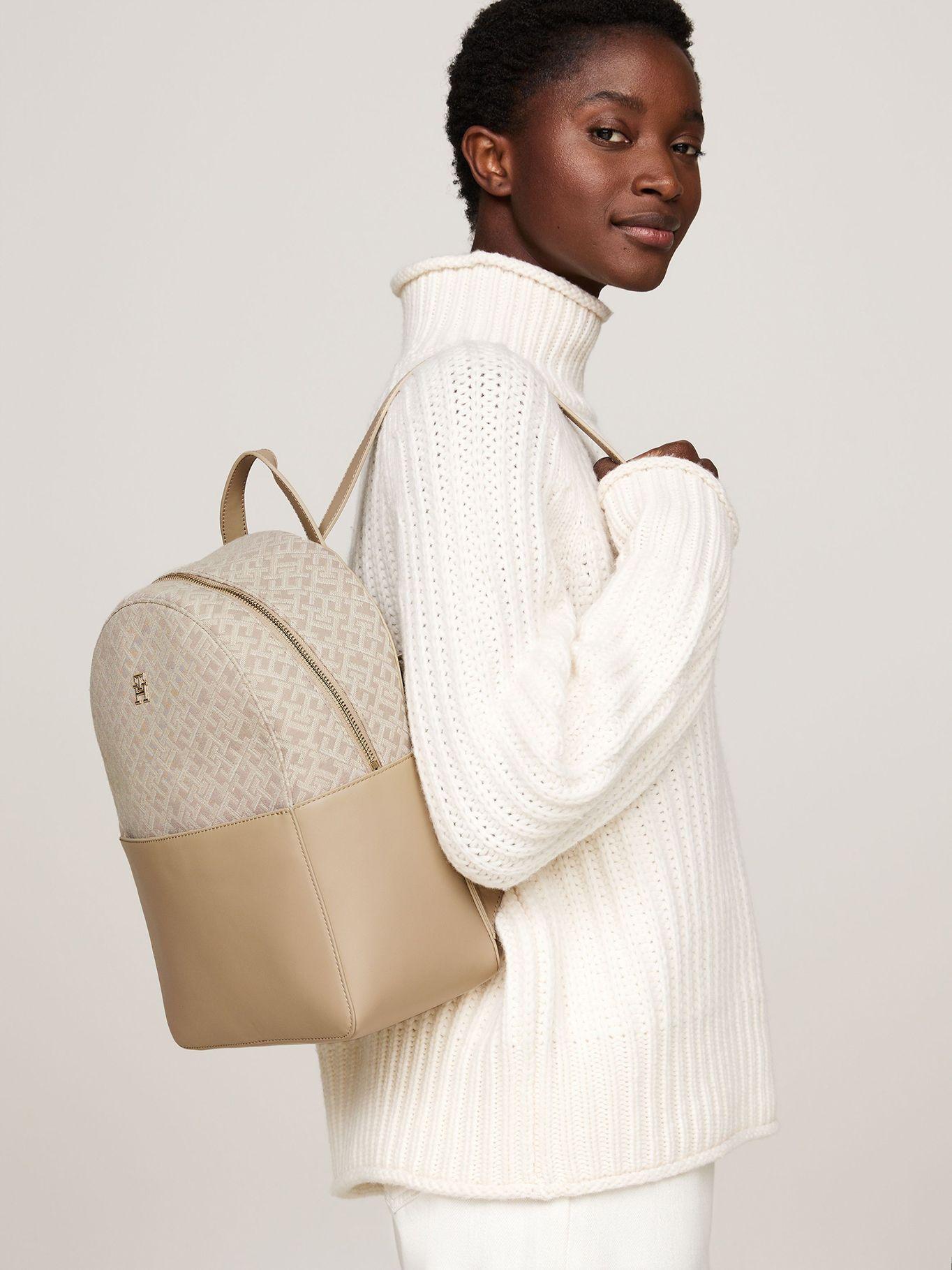 Mochila Jacquard Con Monogram Beige Tommy Hilfiger-1