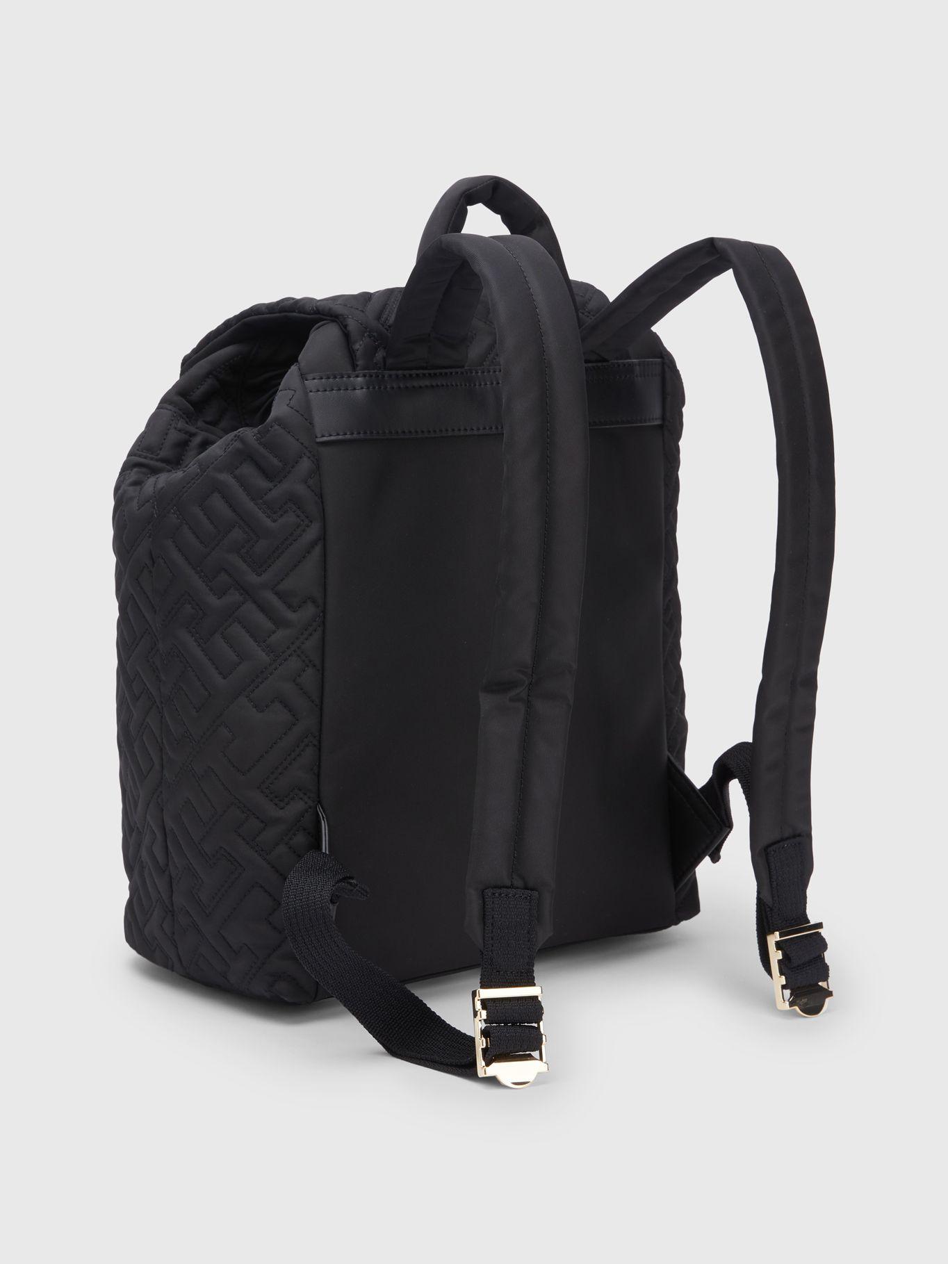 Mochila Monogram Quilted Negro Tommy Hilfiger-1