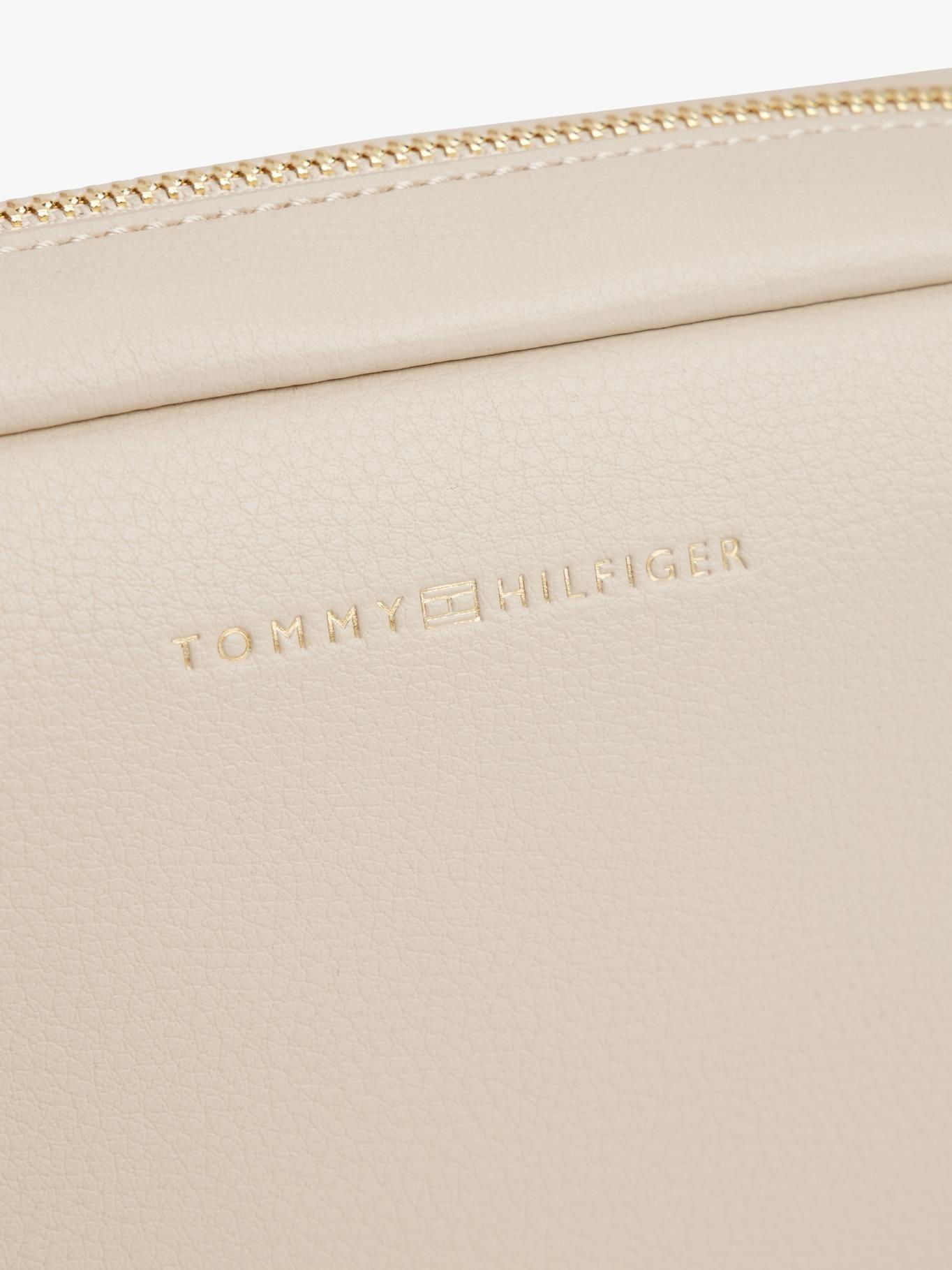 Bandolera Tonal Con Logo Beige Tommy Hilfiger-4