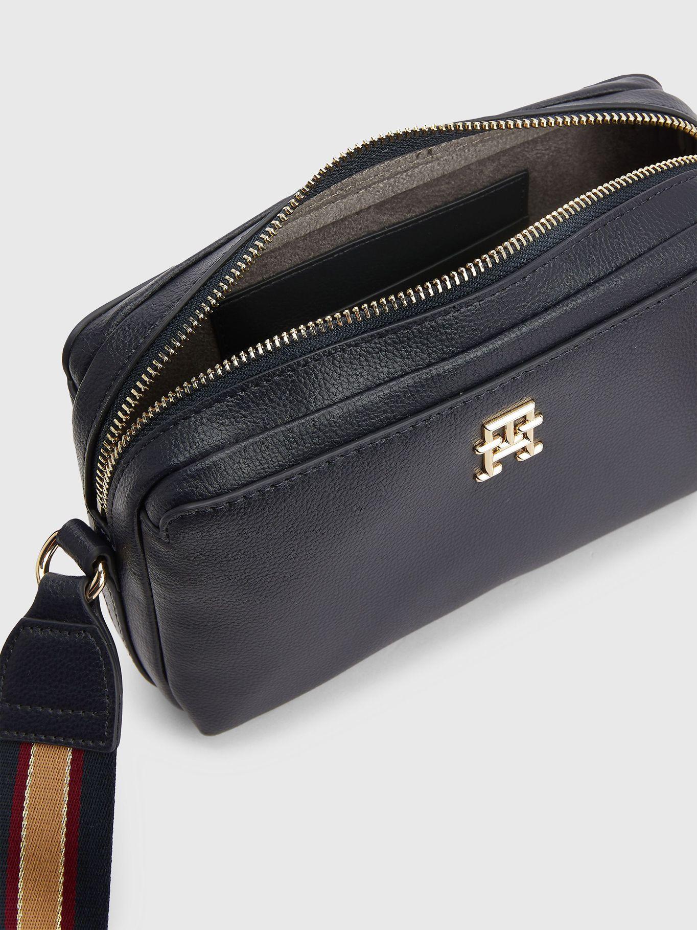 Cartera Monogram Con Stripe Azul Tommy Hilfiger-3