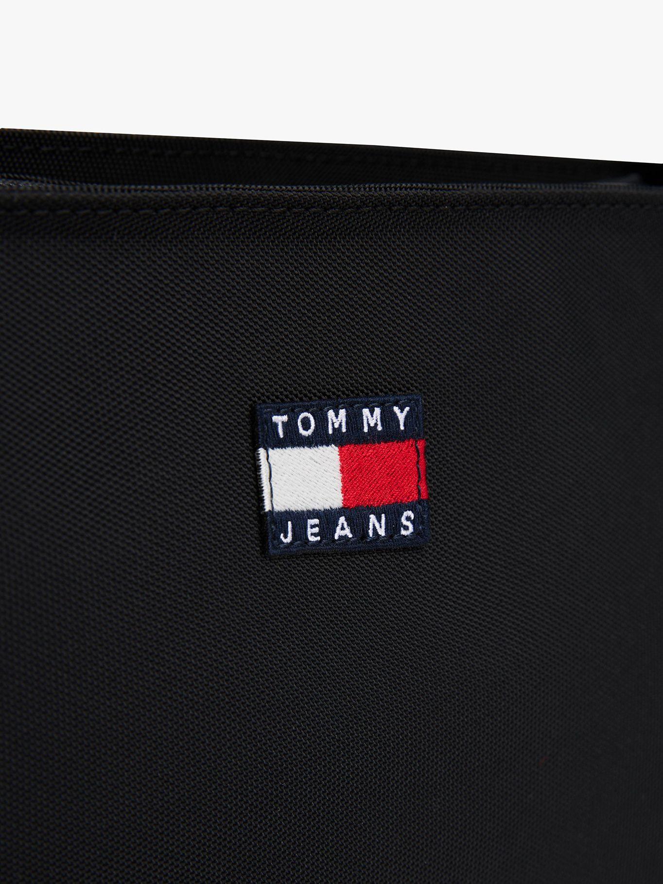 Bandolera Daily Essential Negro Tommy Jeans-4