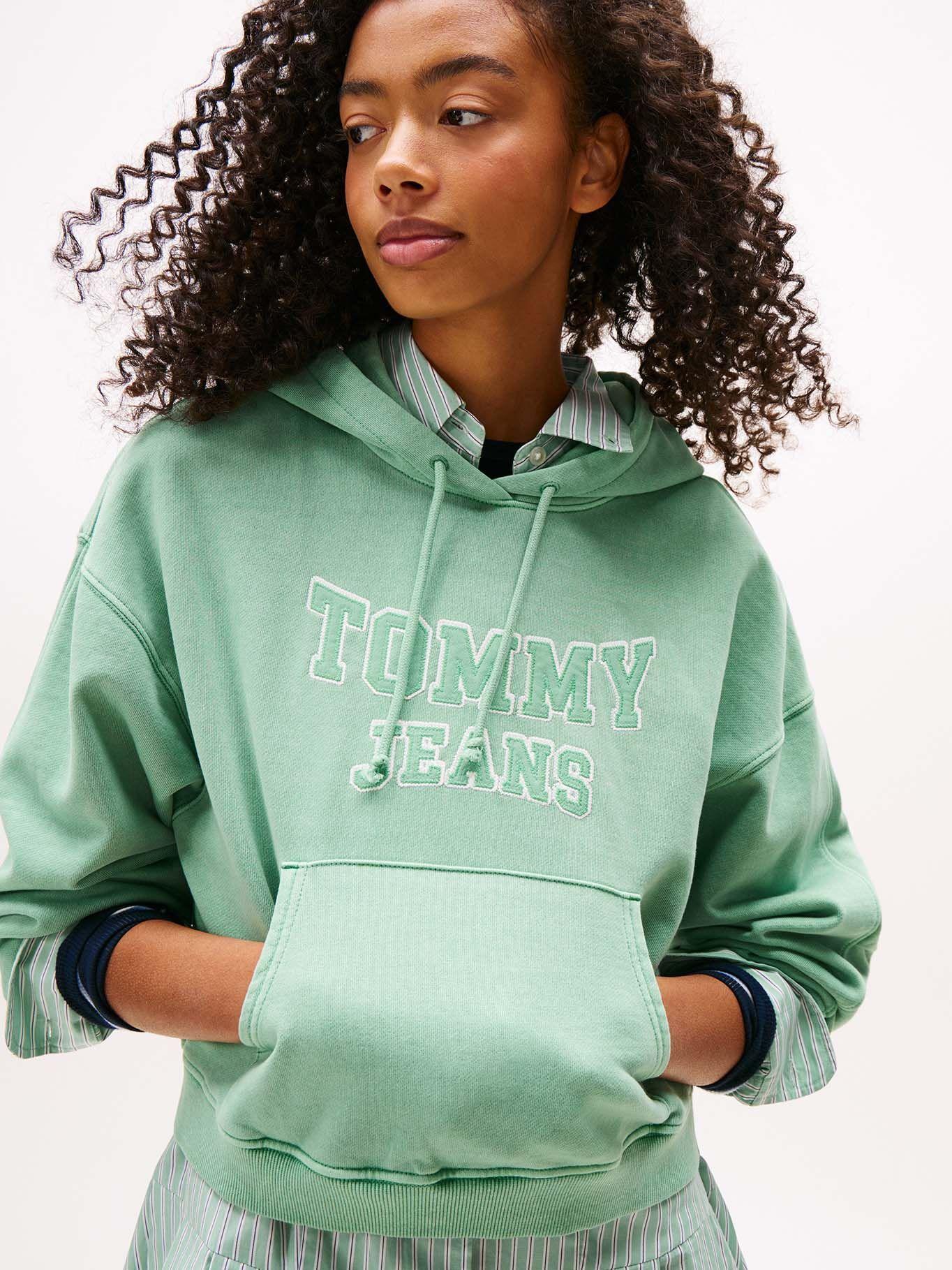 Polerón Hoodie Crop Relaxed Con Logo Verde Tommy Jeans-3