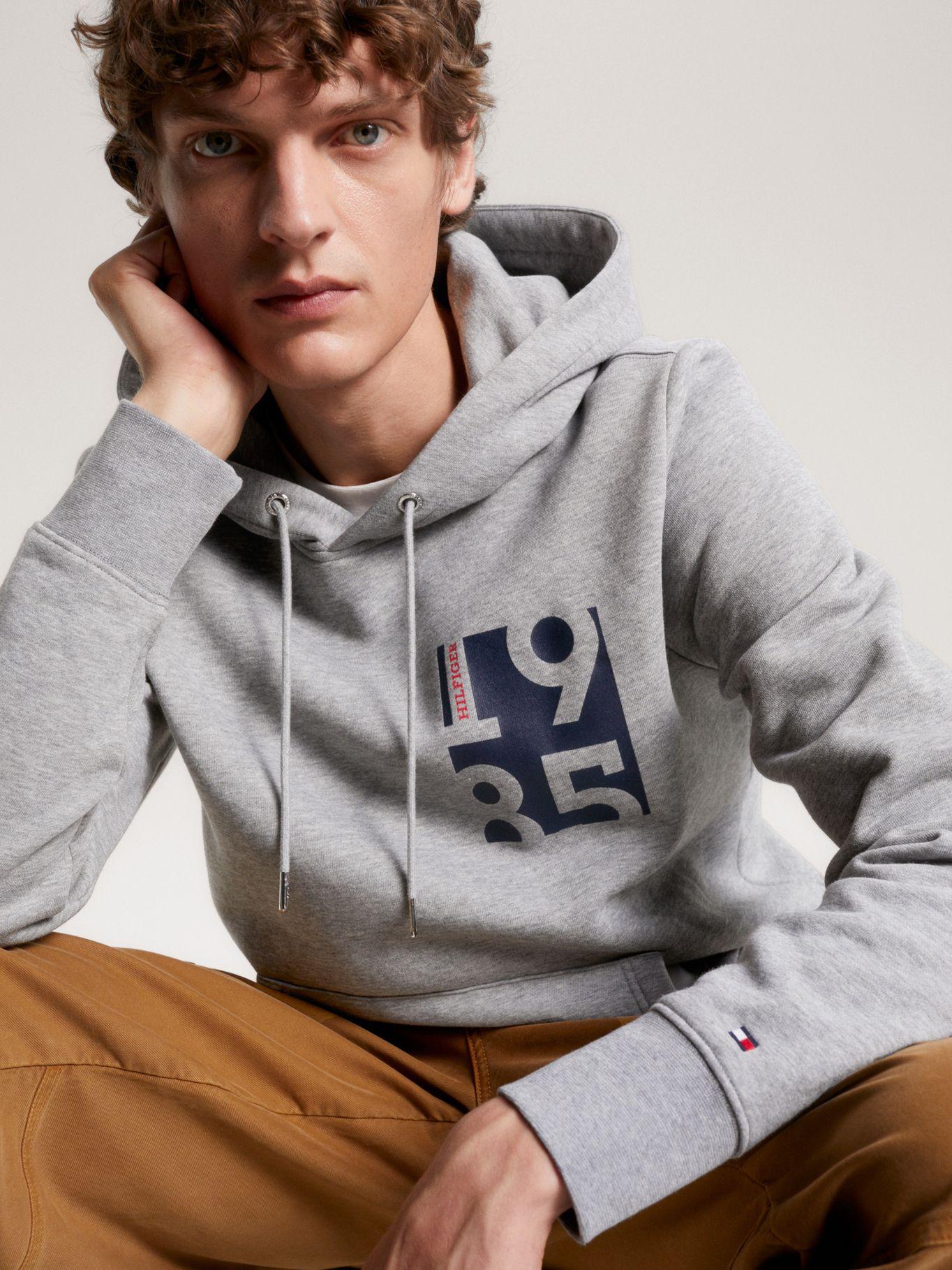 Polerón Hoodie Logo Estampado Gris Tommy Hilfiger-3