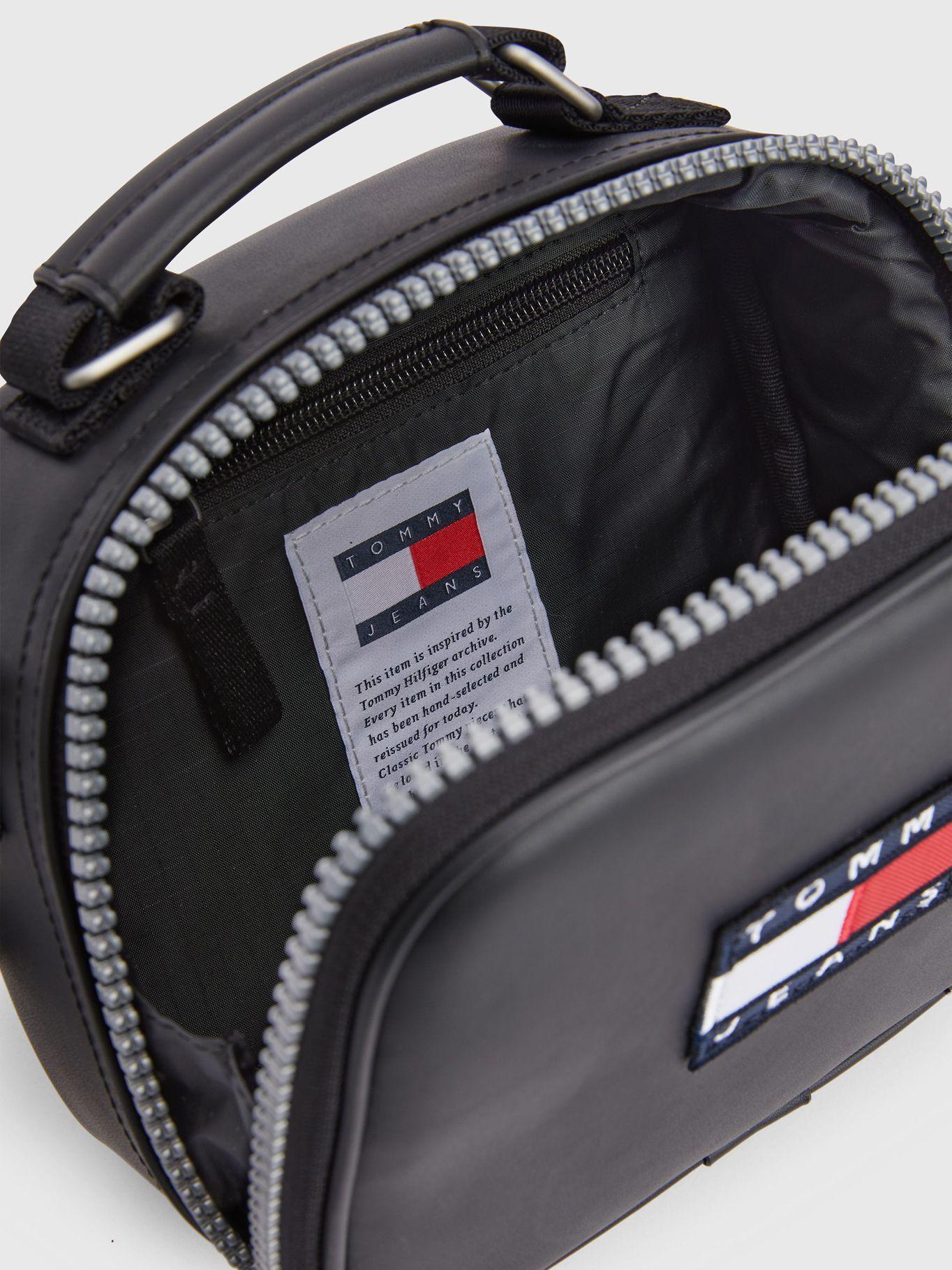 Cartera Heritage Con Parche Negro Tommy Hilfiger-3