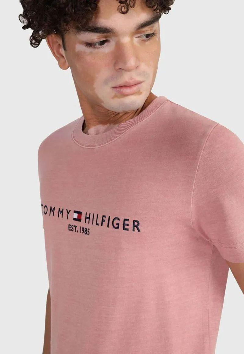 Polera Garment Dye Con Logo Rosado Tommy Hilfiger-4
