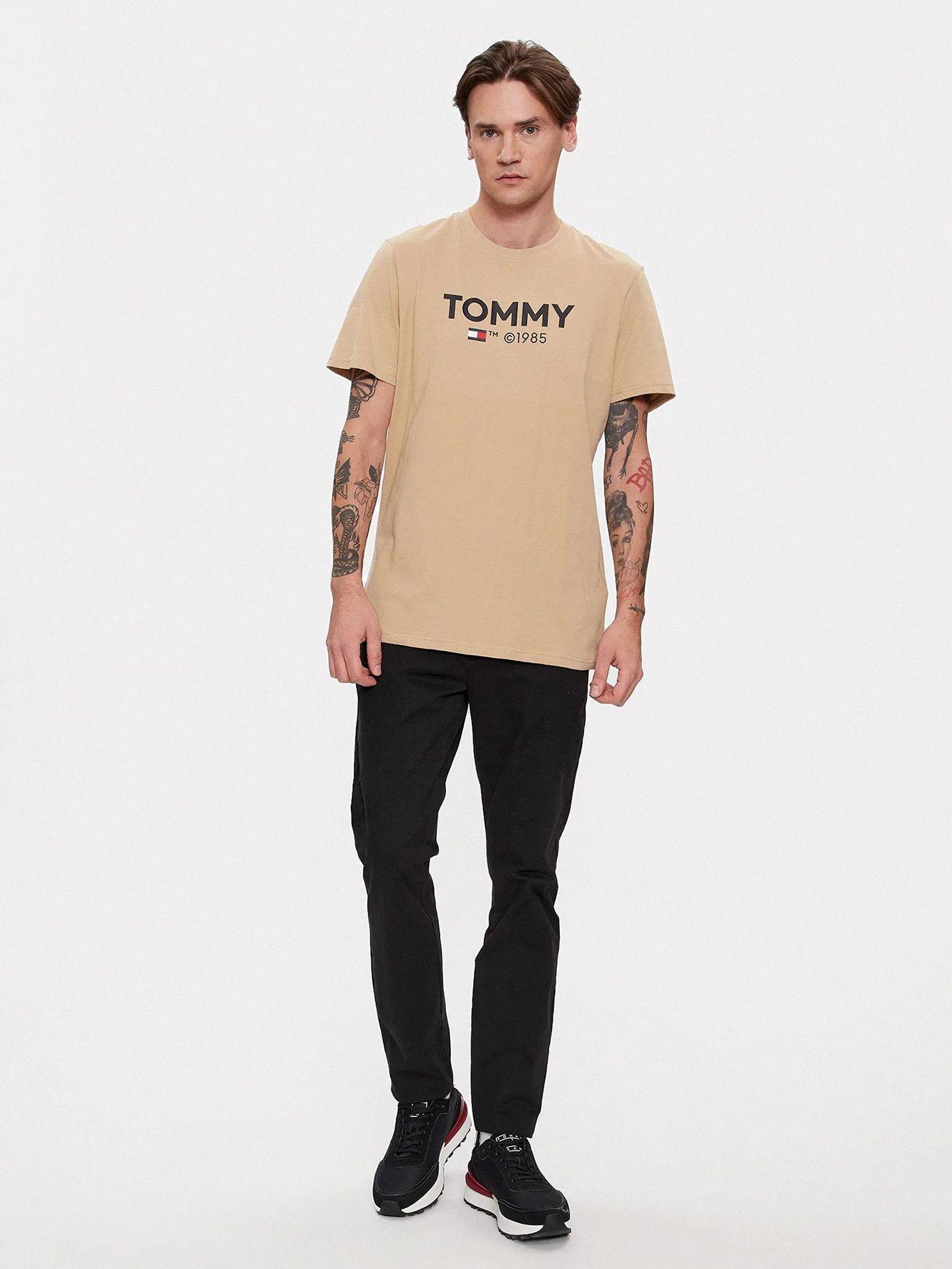 POLERA ESSENTIAL SLIM FIT CAFÉ TOMMY JEANS-1