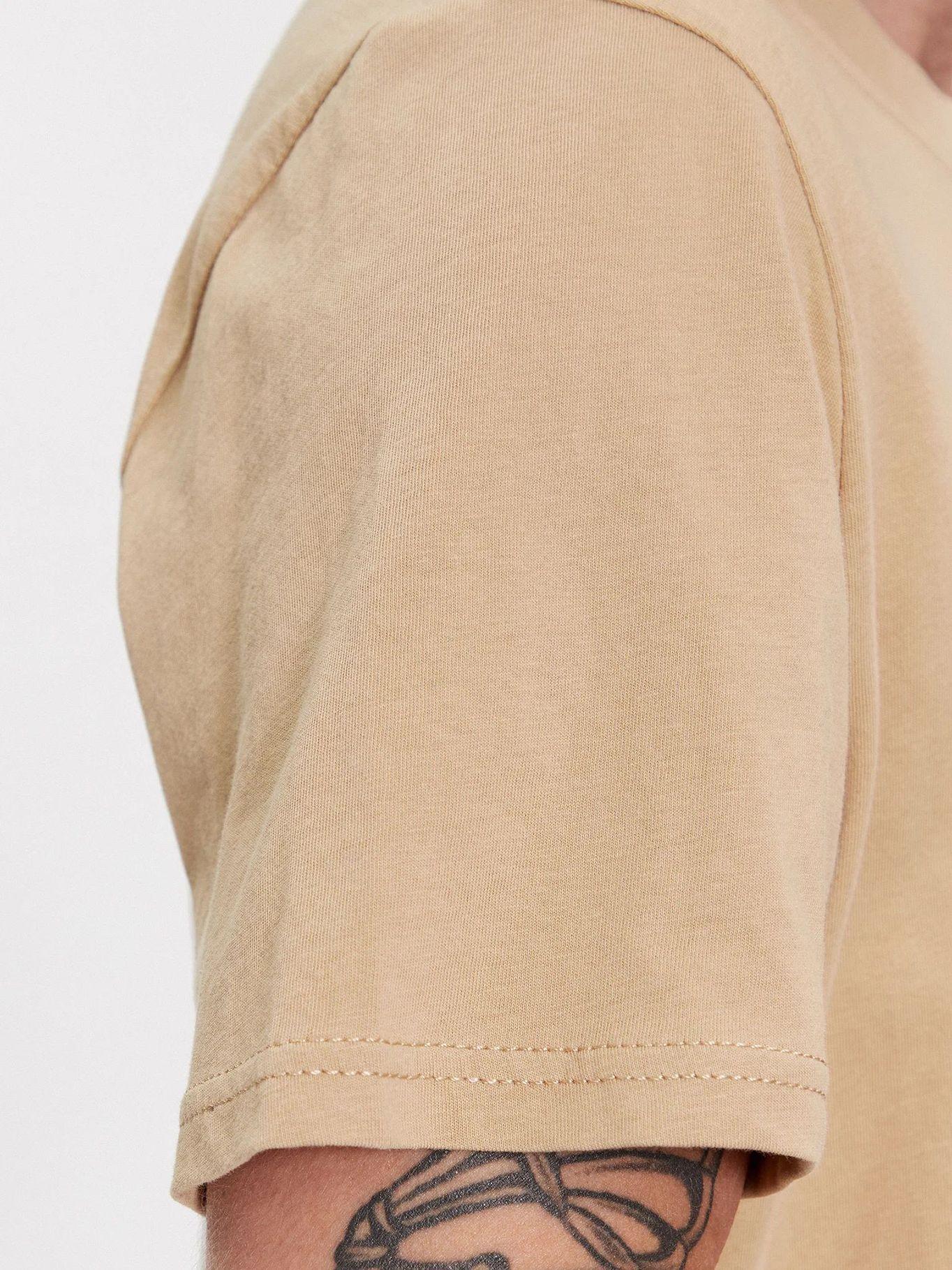 POLERA ESSENTIAL SLIM FIT CAFÉ TOMMY JEANS-4