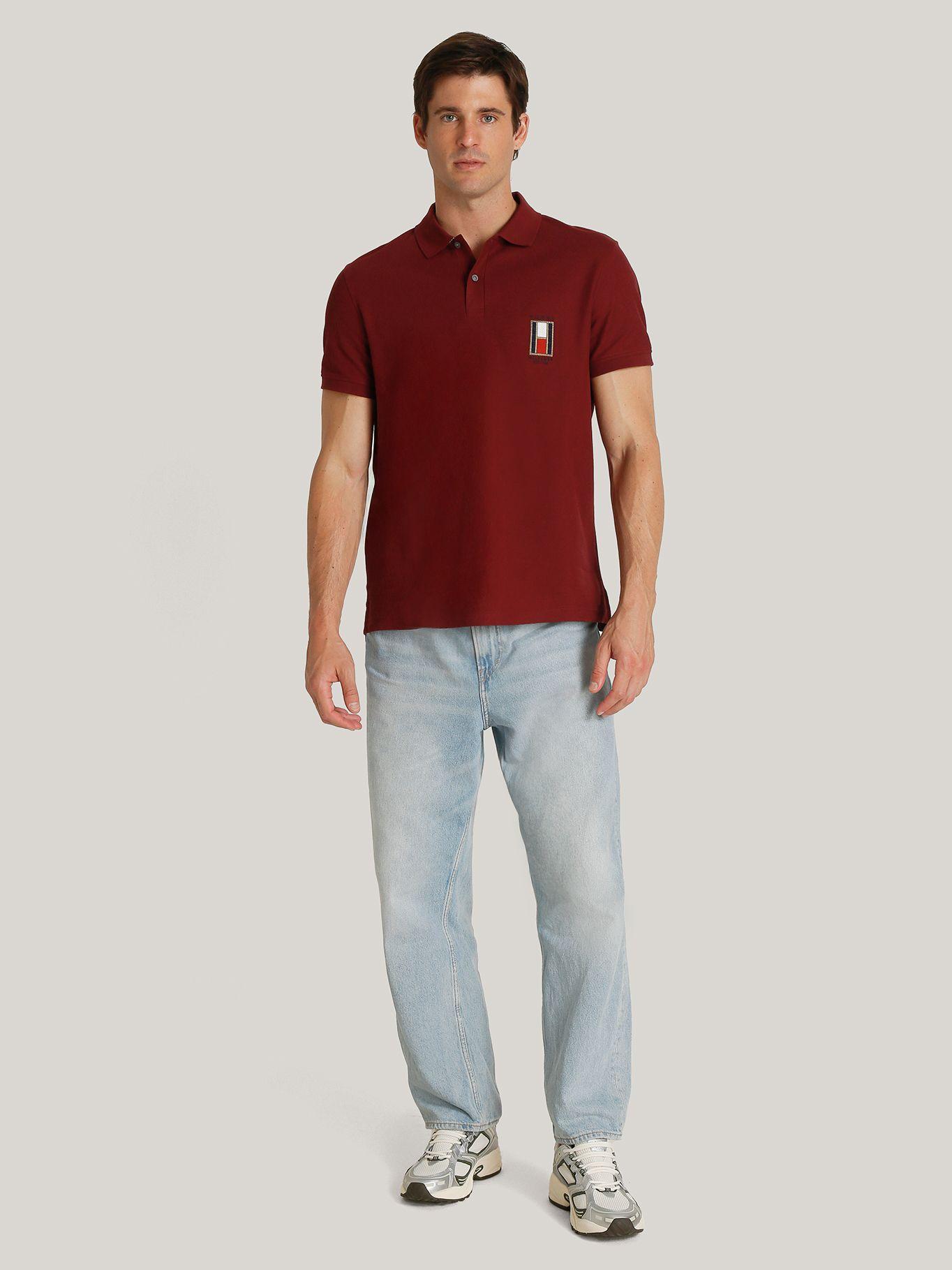 Polo Logo Vertical Corte Regular Burdeo Tommy Hilfiger-1