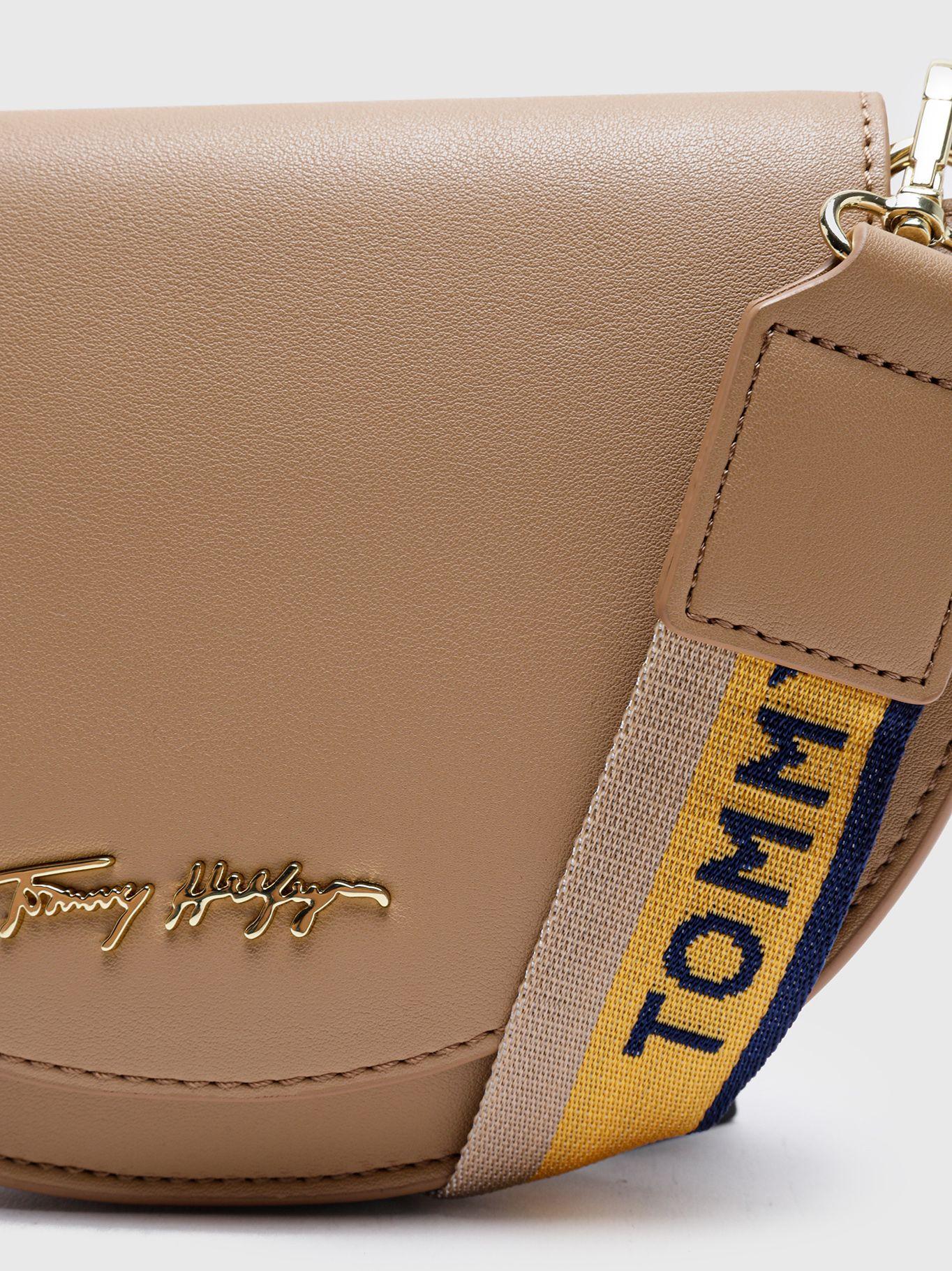 Bandolera Flap Signature Beige Tommy Hilfiger-2