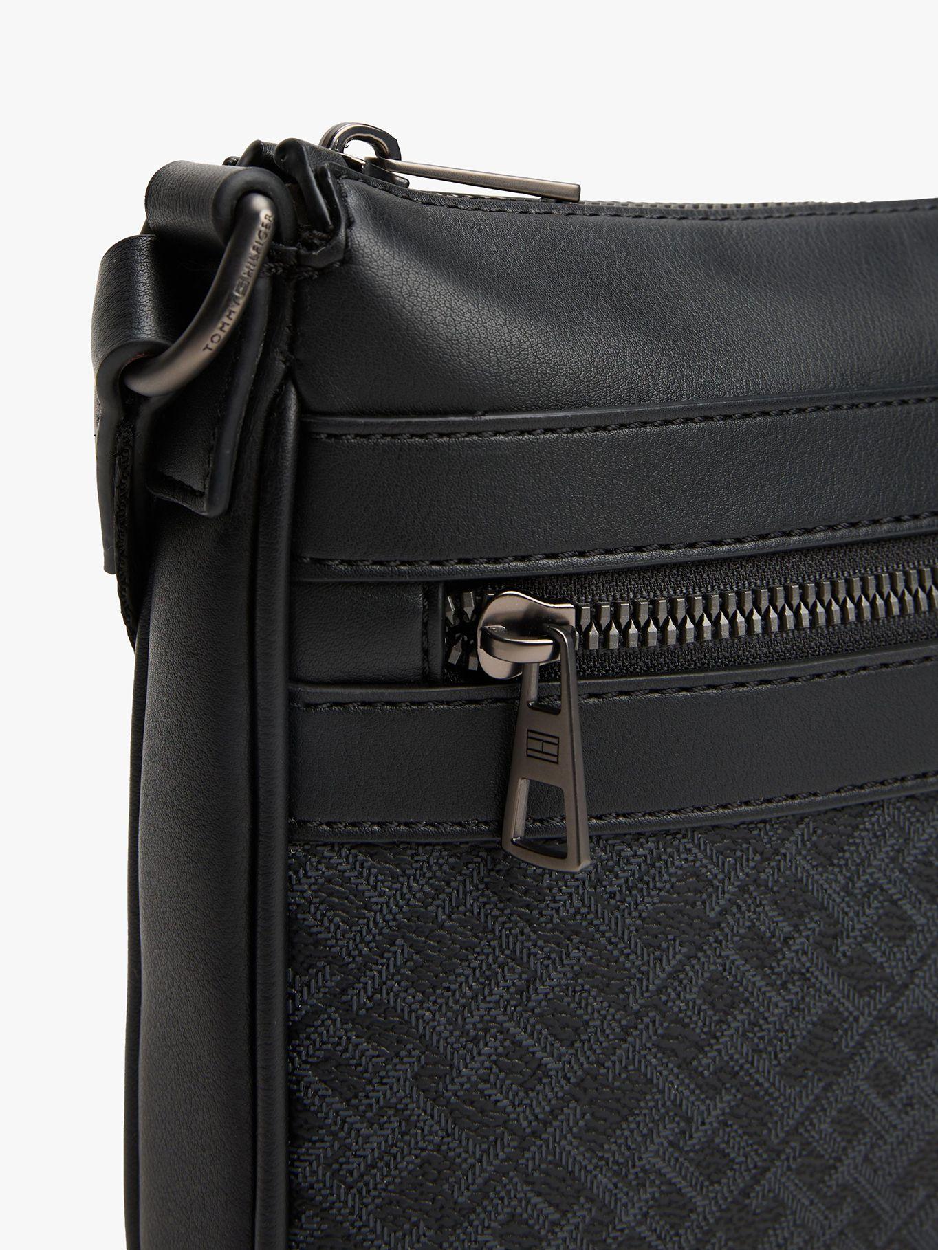 Bolso Cruzado Monogram Negro Tommy Hilfiger-4