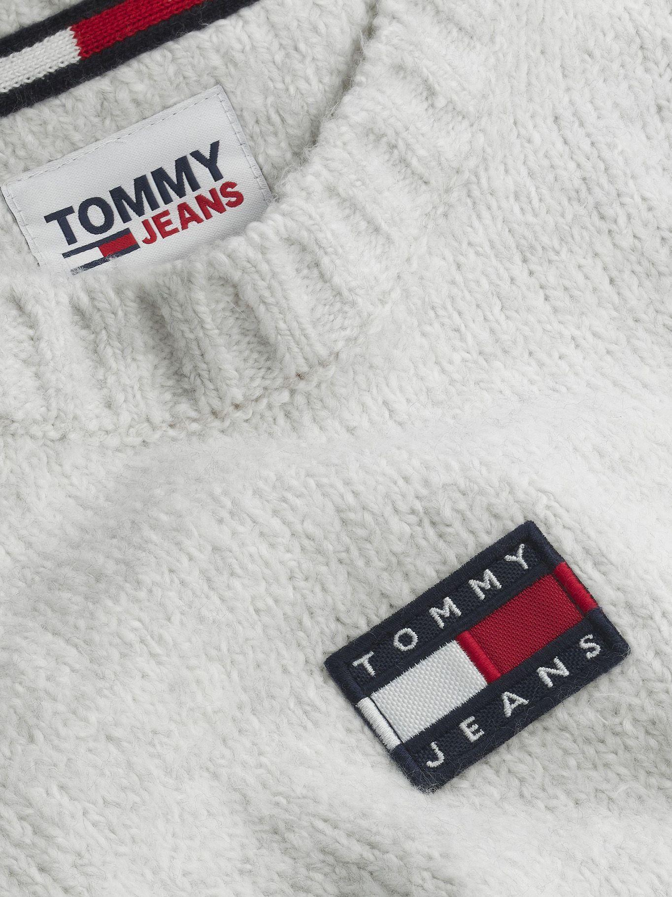 Sweater Solid Con Parche Gris Tommy Jeans F2-2