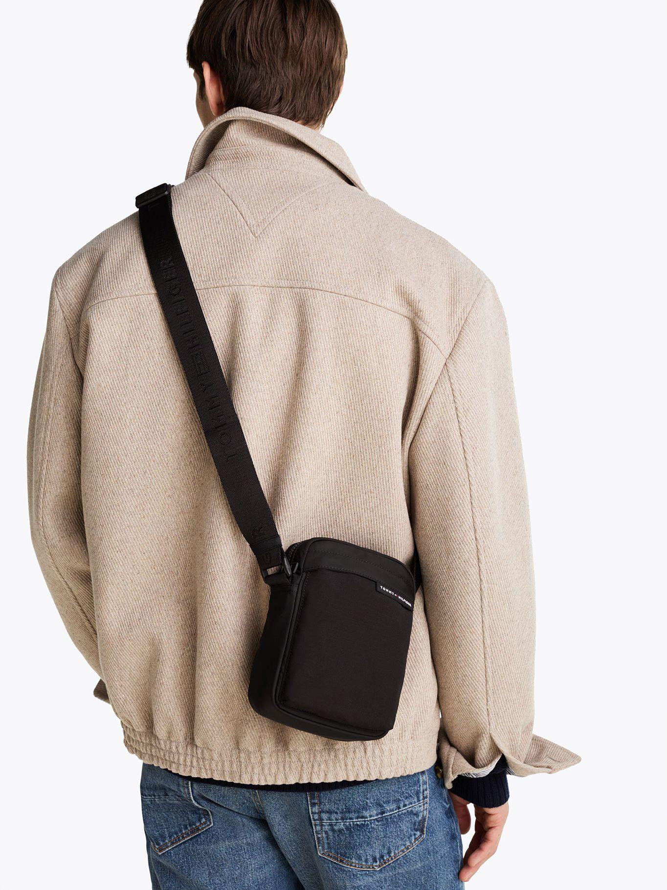 Bolso Reporter Logo Engomado BDS Negro Tommy Hilfiger-1