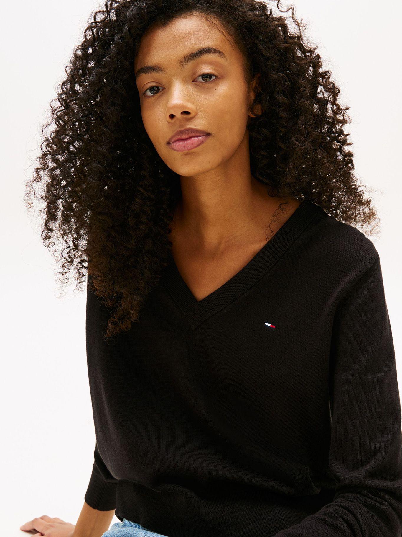 Sweater Essential V-Neck Con Logo Negro Tommy Jeans-3