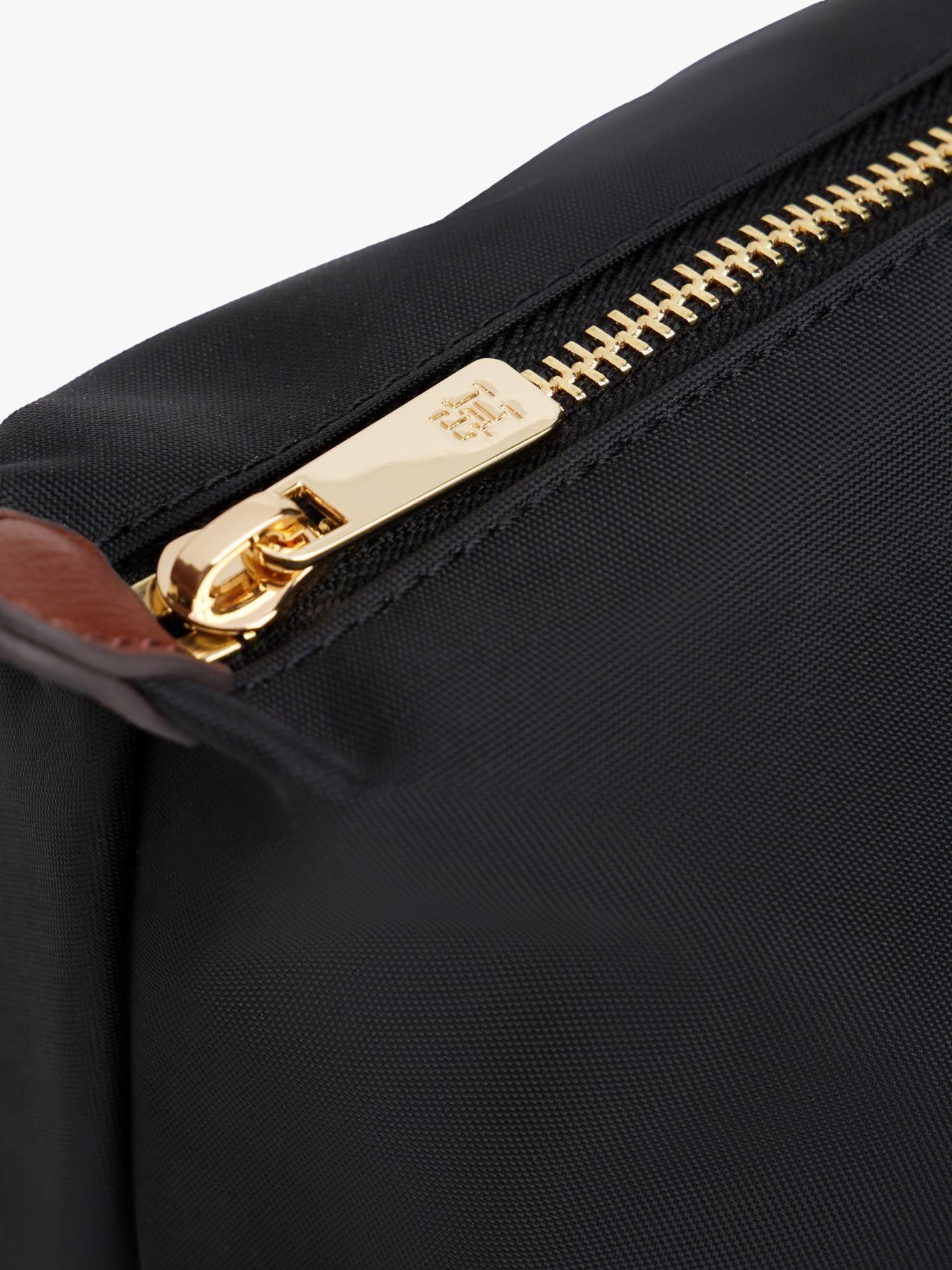 Neceser Con Monogram Negro Tommy Hilfiger-3