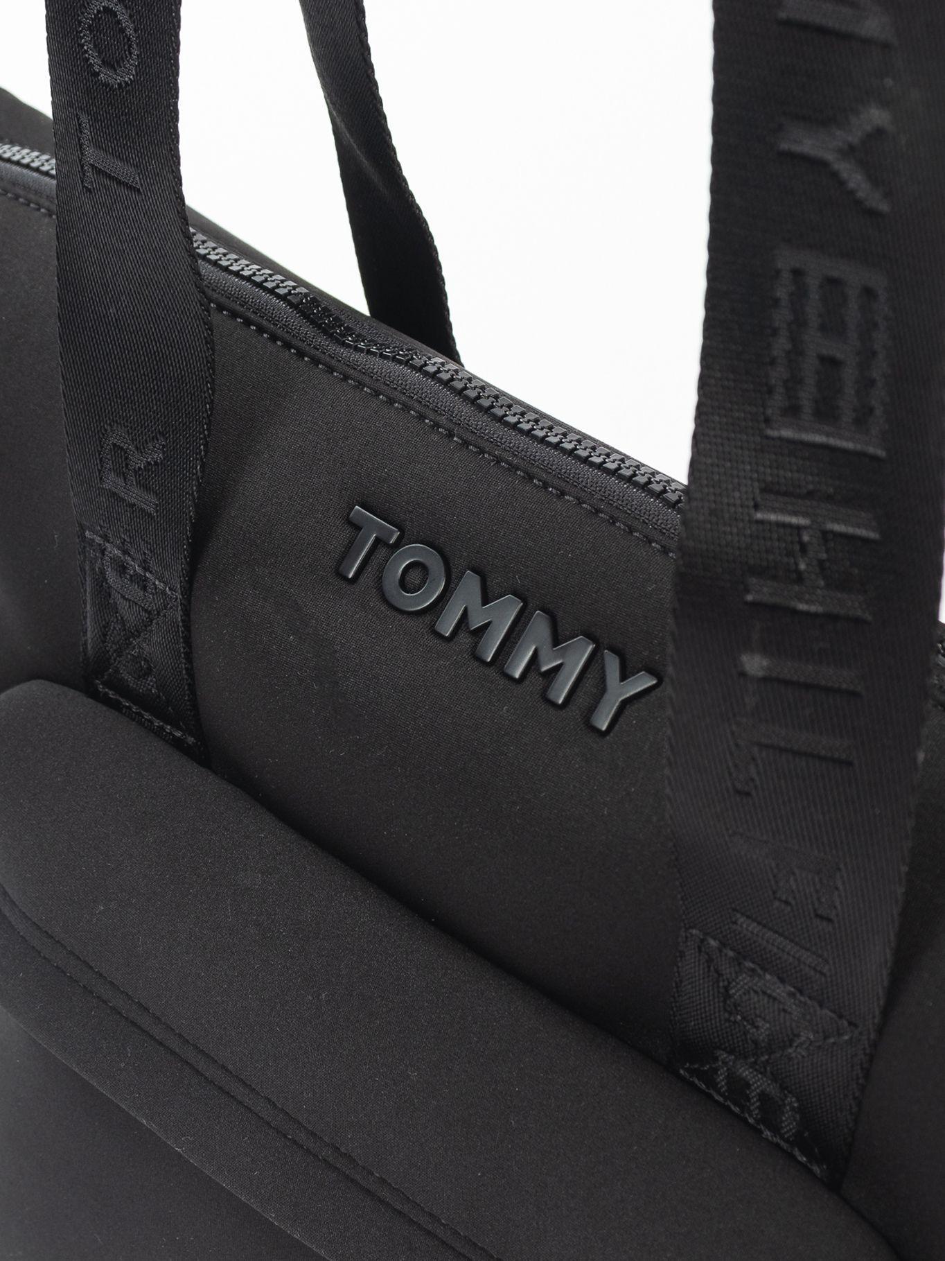 Bolso Tote Essential Con Logo Negro Tommy Hilfiger-2
