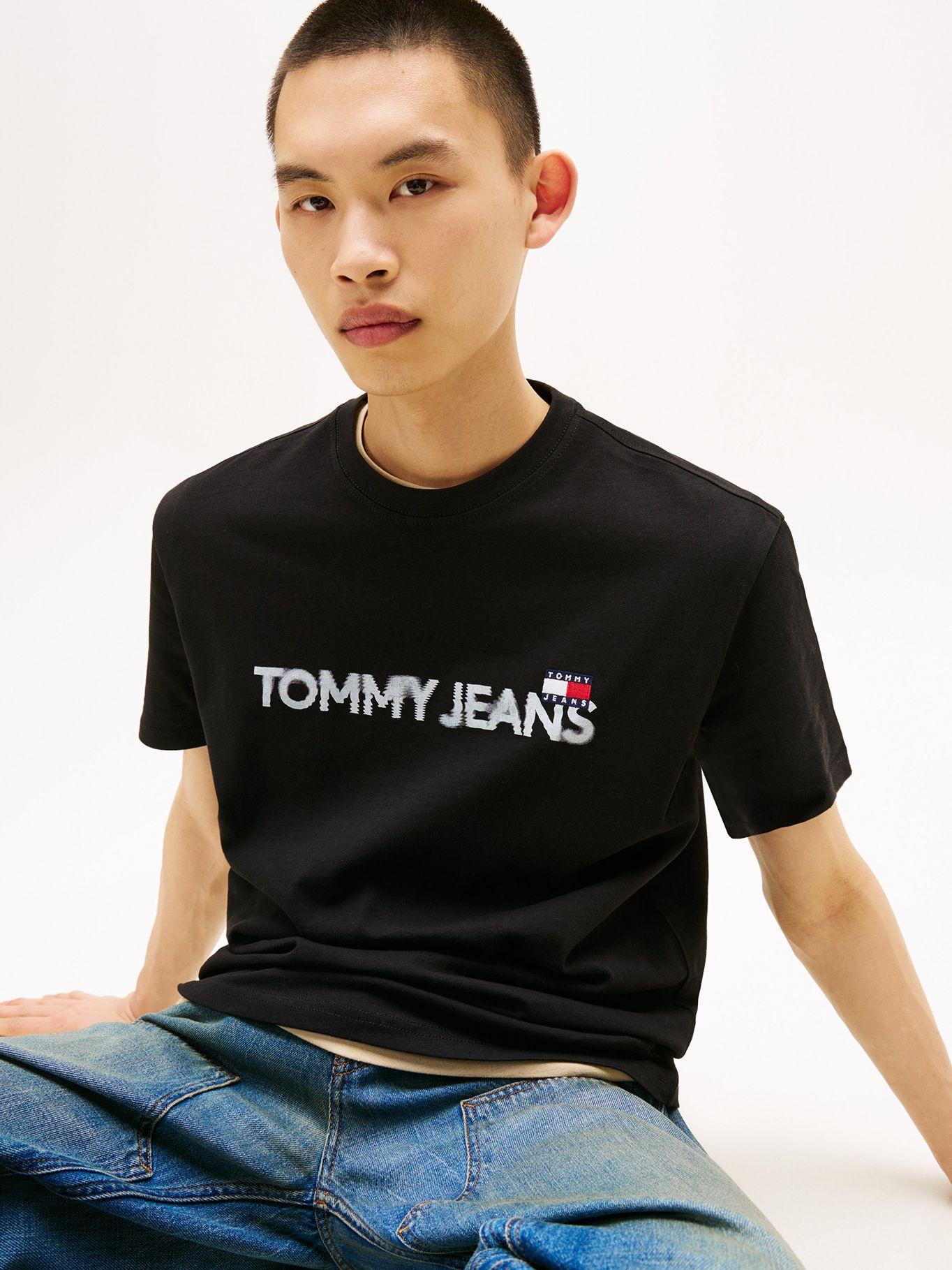 Polera Con Logo De Parche Negro BDS Tommy Jeans-3