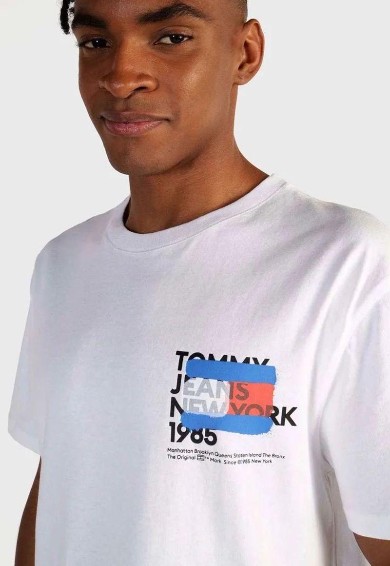 POLERA LOGO DE GRAFITI BLANCO TOMMY JEANS-3