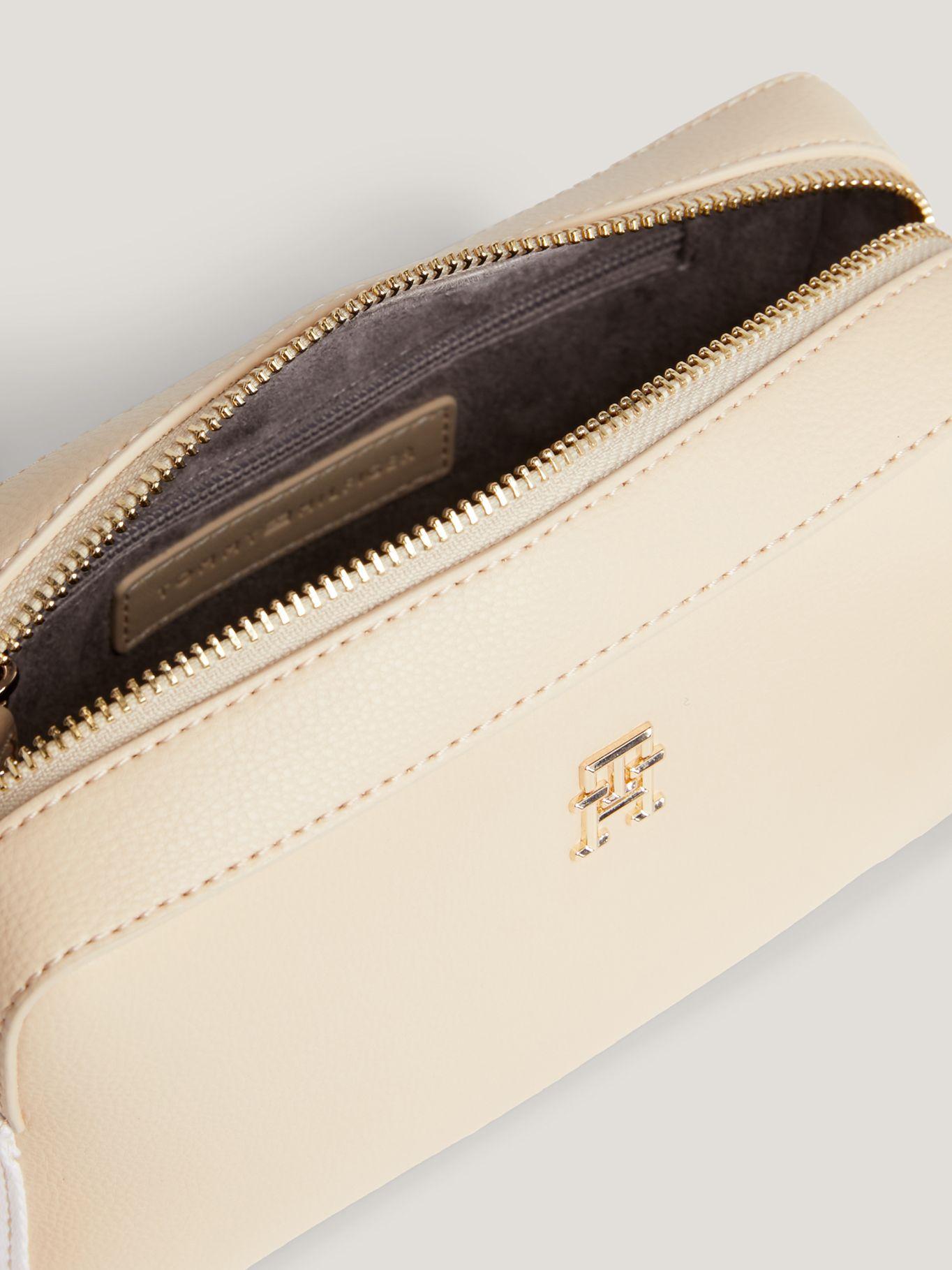 Bandolera Essential Monogram Beige Tommy Hilfiger-3