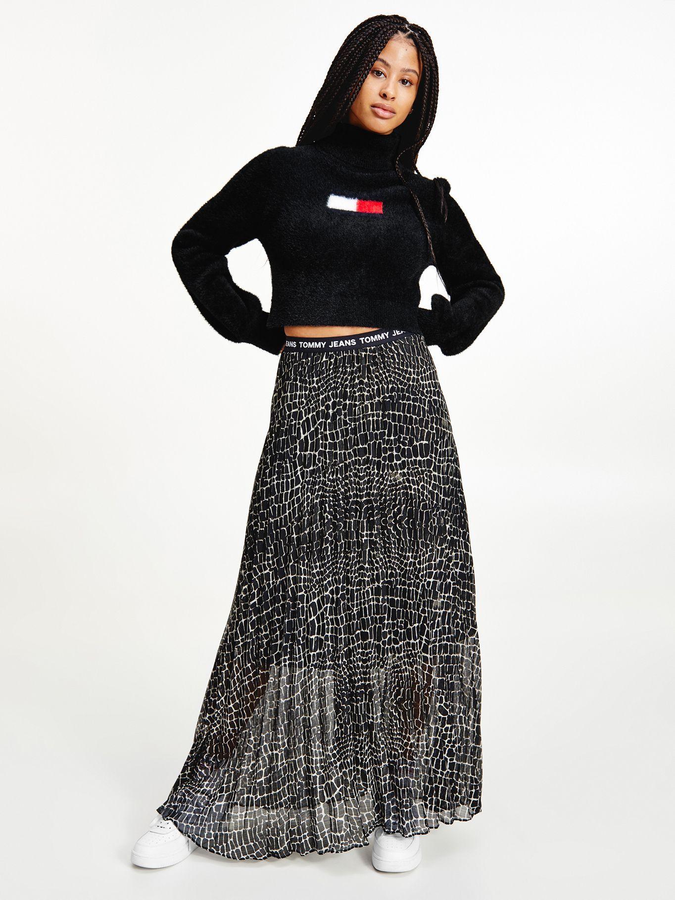Sweater Crop Furry Flag Negro Tommy Jeans F2-0