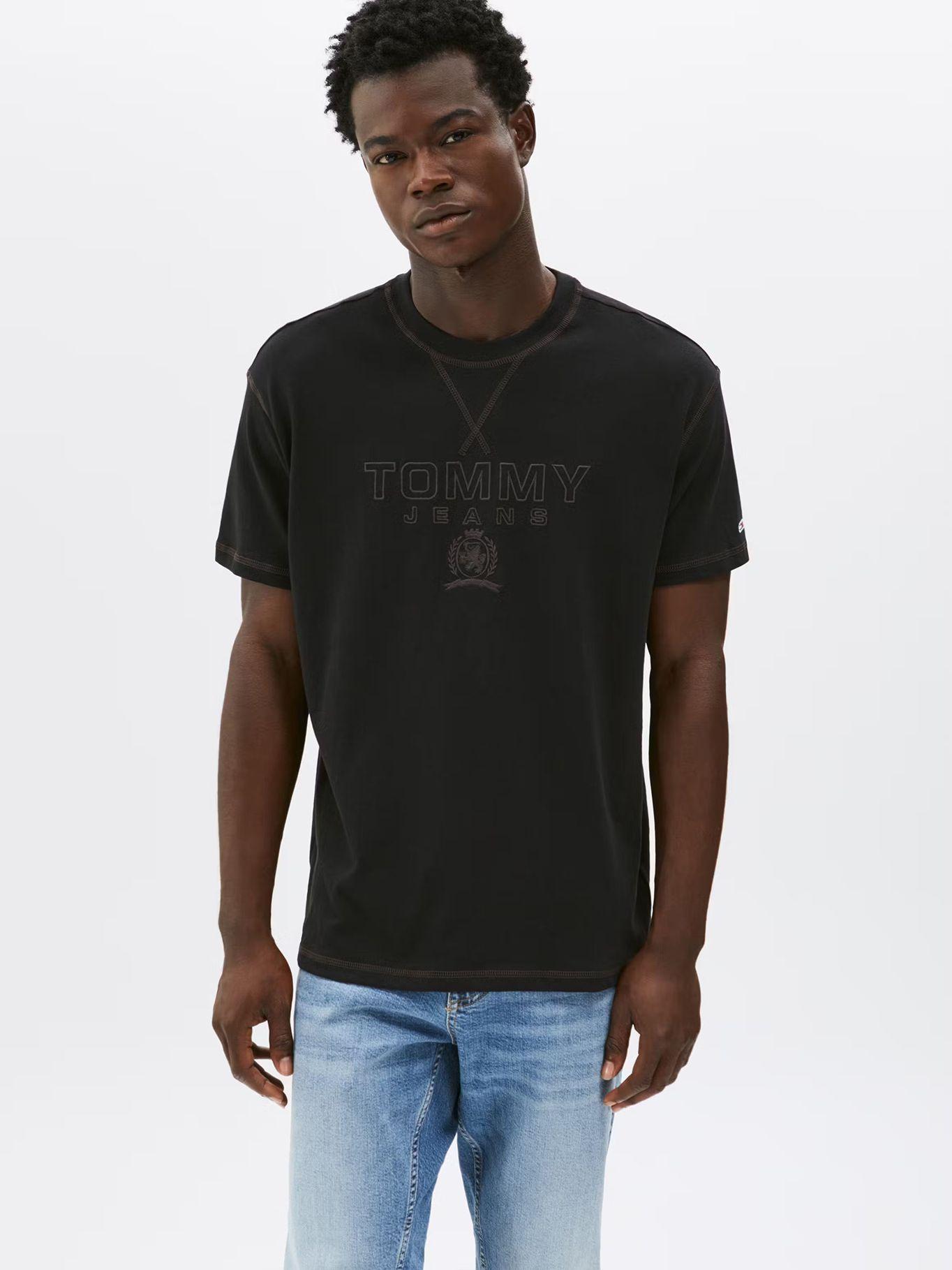 Polera Tonal Crest Logo Relaxed Fit Negro Tommy Jeans-0