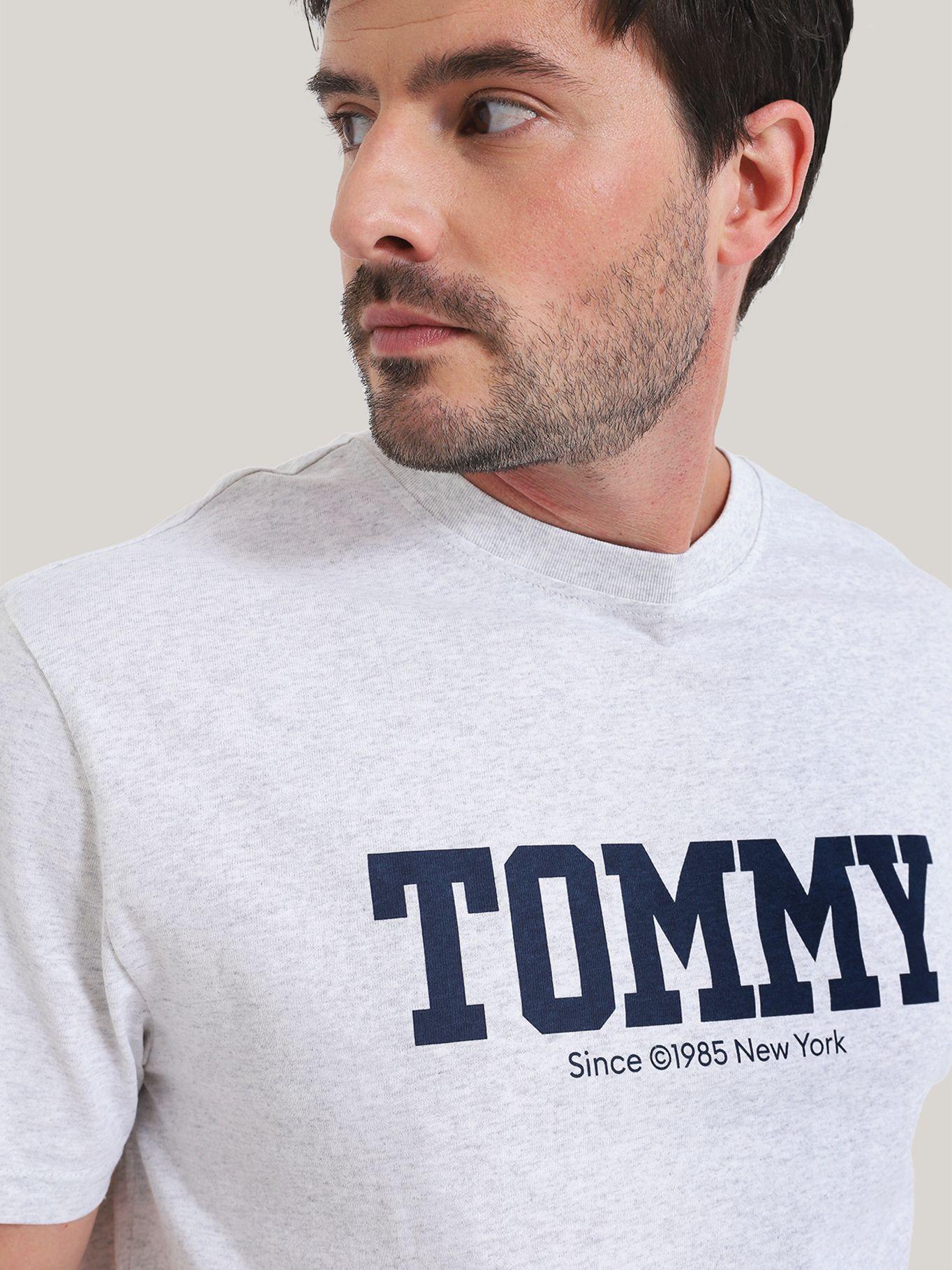 Polera Con Logo En Espalda Gris Tommy Jeans-3