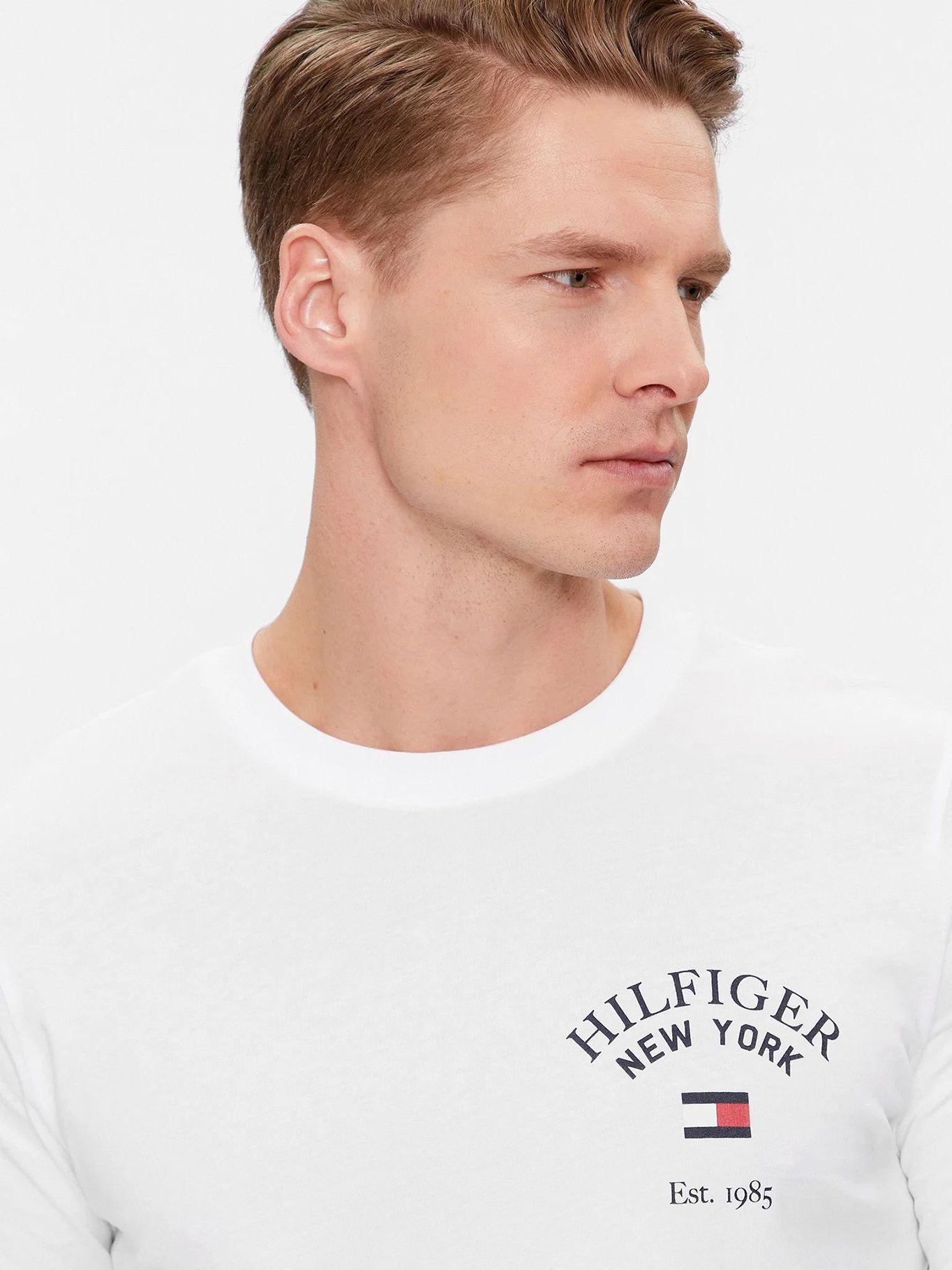 POLERA ARCHIVE VARSITY LOGO BLANCO TOMMY HILFIGER-3