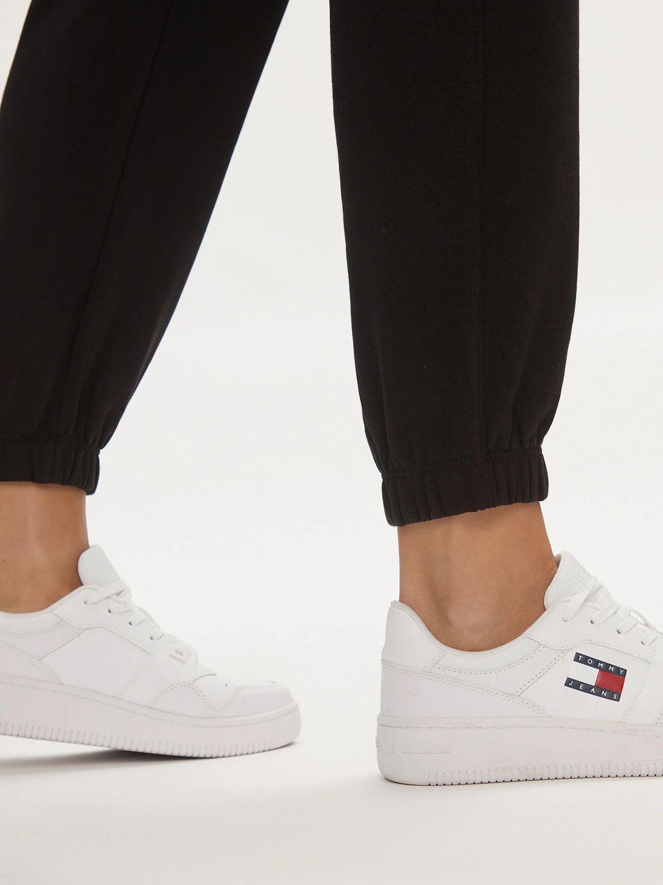 Joggers Relaxed Con Logo Negro Tommy Jeans-4