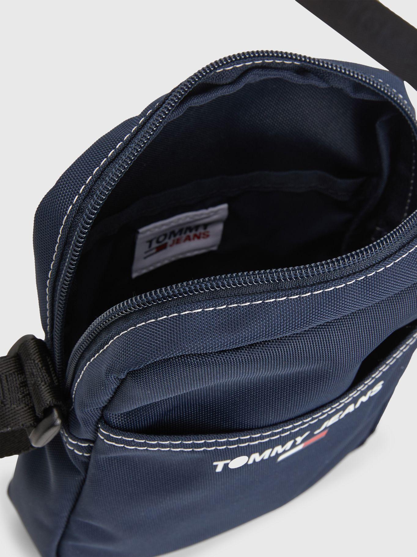 Bolso Essential Azul Tommy Hilfiger JN2-3