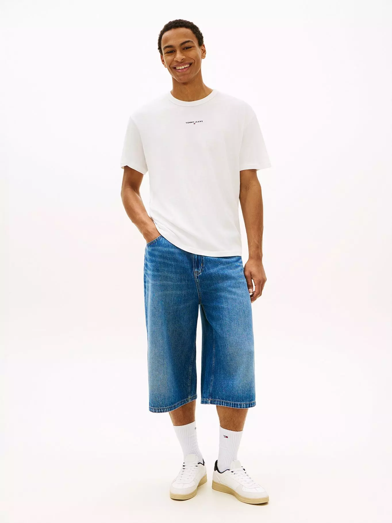 Polera Con Logo Bordado Relaxed Fit Tommy Jeans Blanco-1
