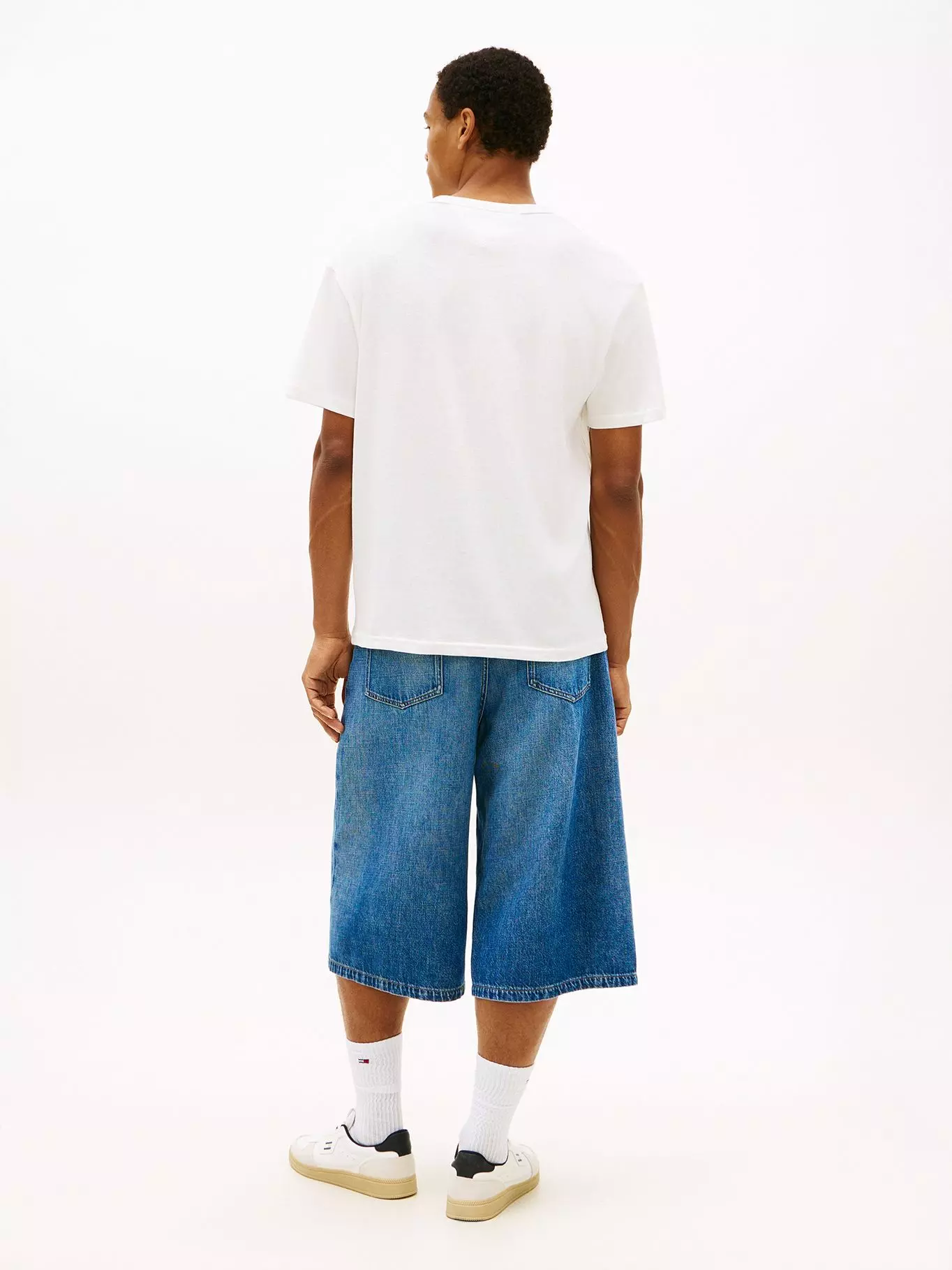 Polera Con Logo Bordado Relaxed Fit Tommy Jeans Blanco-2