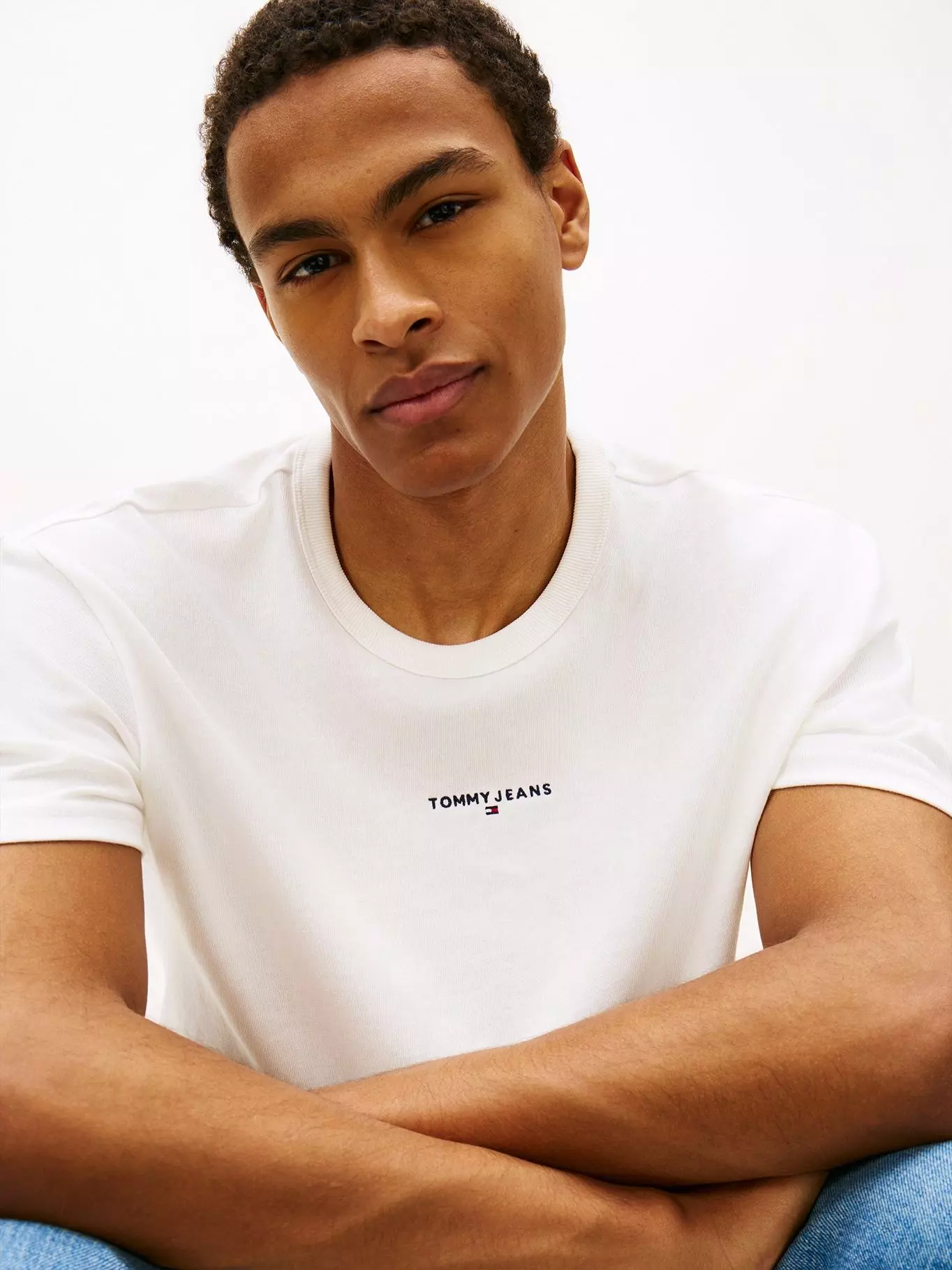 Polera Con Logo Bordado Relaxed Fit Tommy Jeans Blanco-3