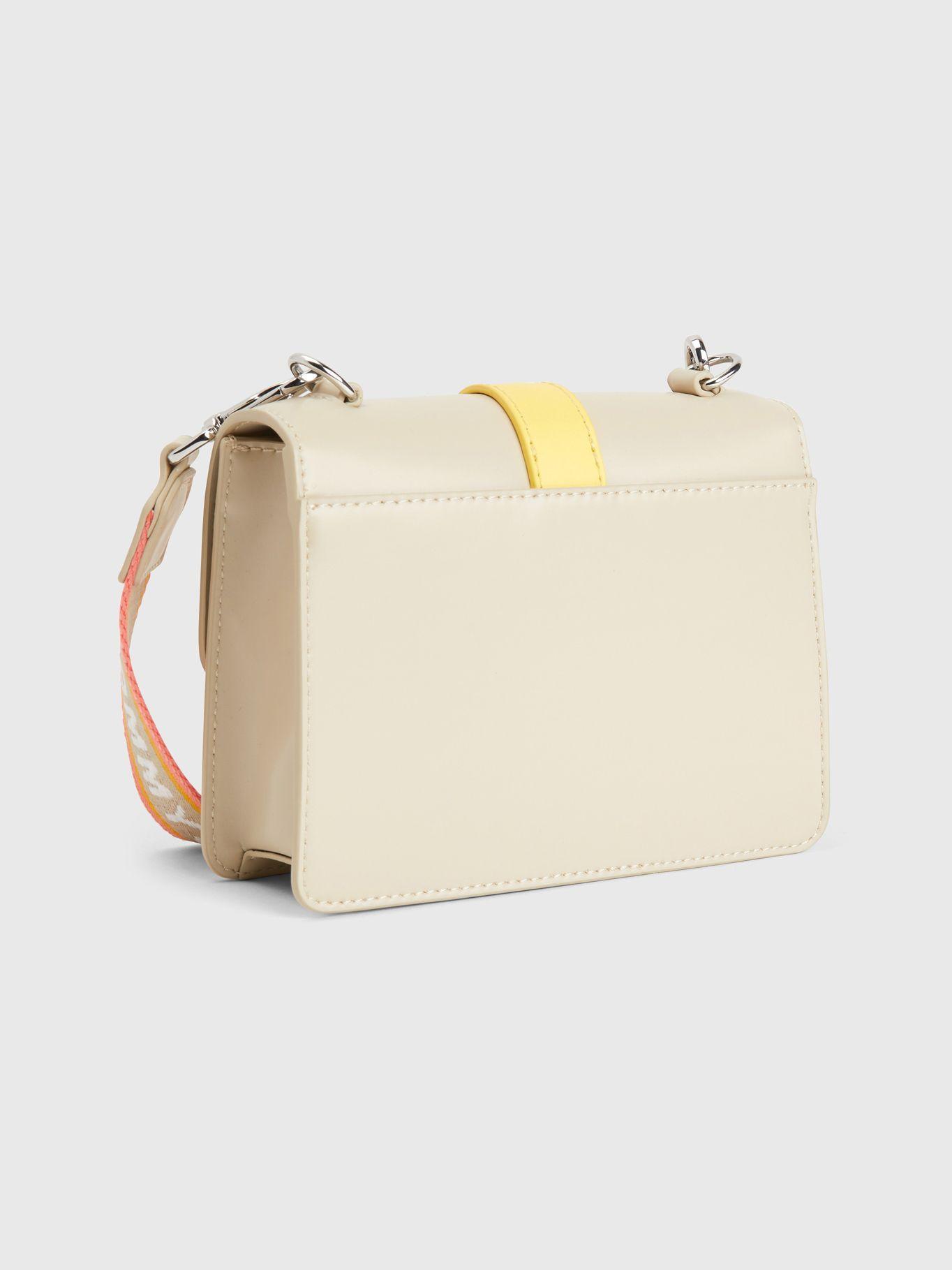 Cartera Bandolera Quilted Beige Tommy Hilfiger-1